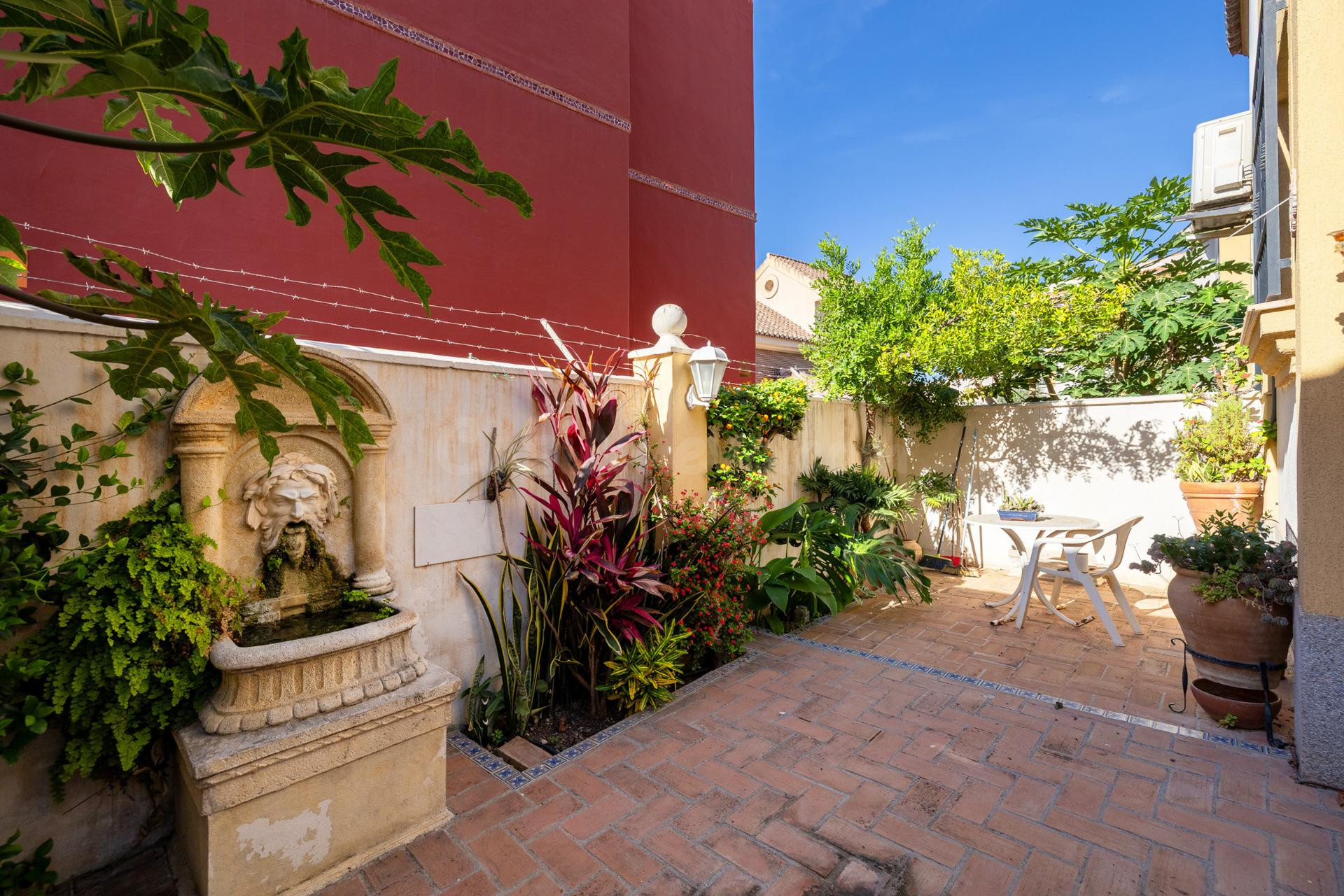 ESPECTACULAR VIVIENDA PAREADA CON JARDÍN, TERRAZA 360º Y GAR - foto 4