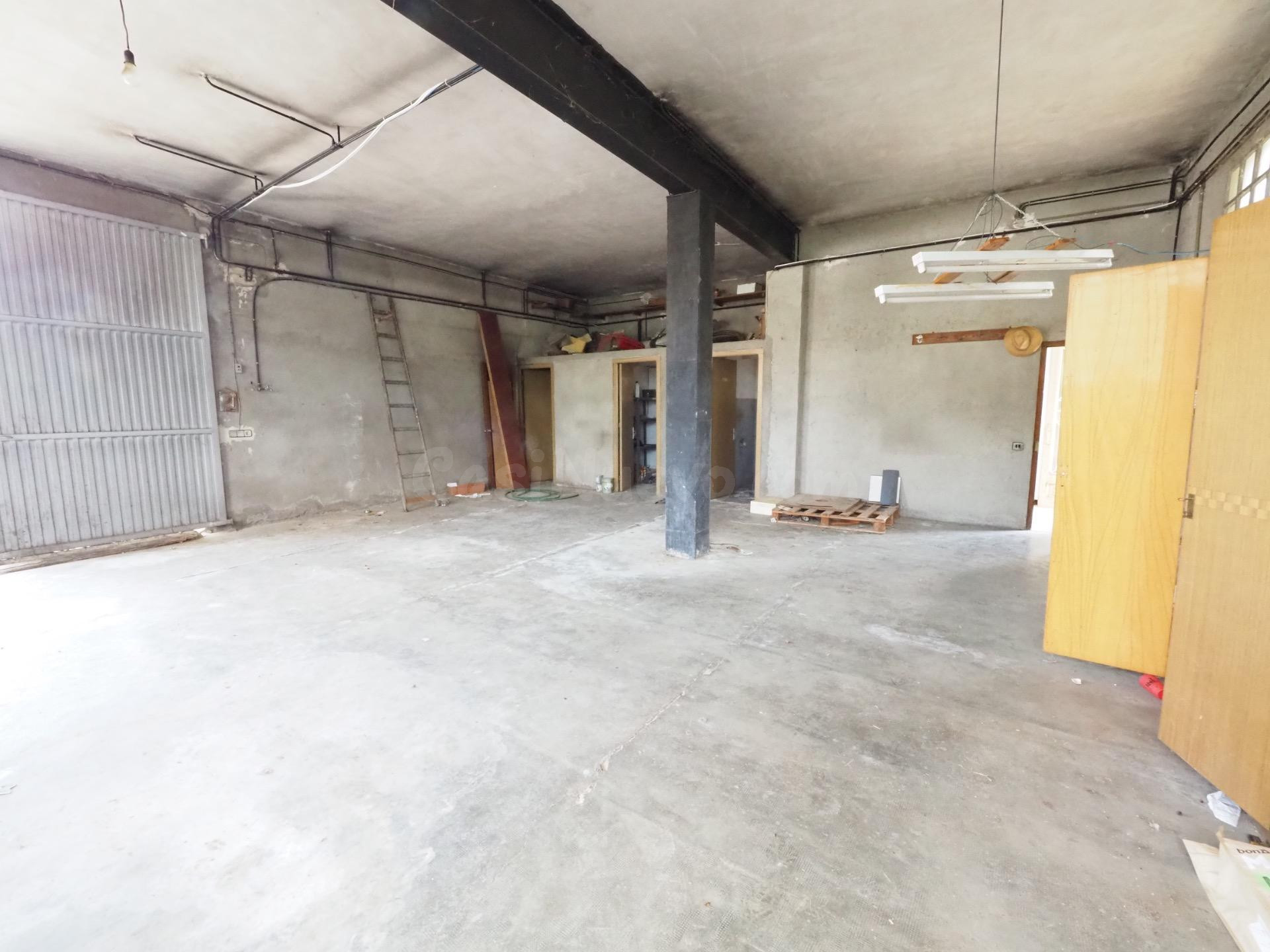 SE VENDE CASA CON ALMACÉN EN POBLA DE CLARAMUNT - foto 3