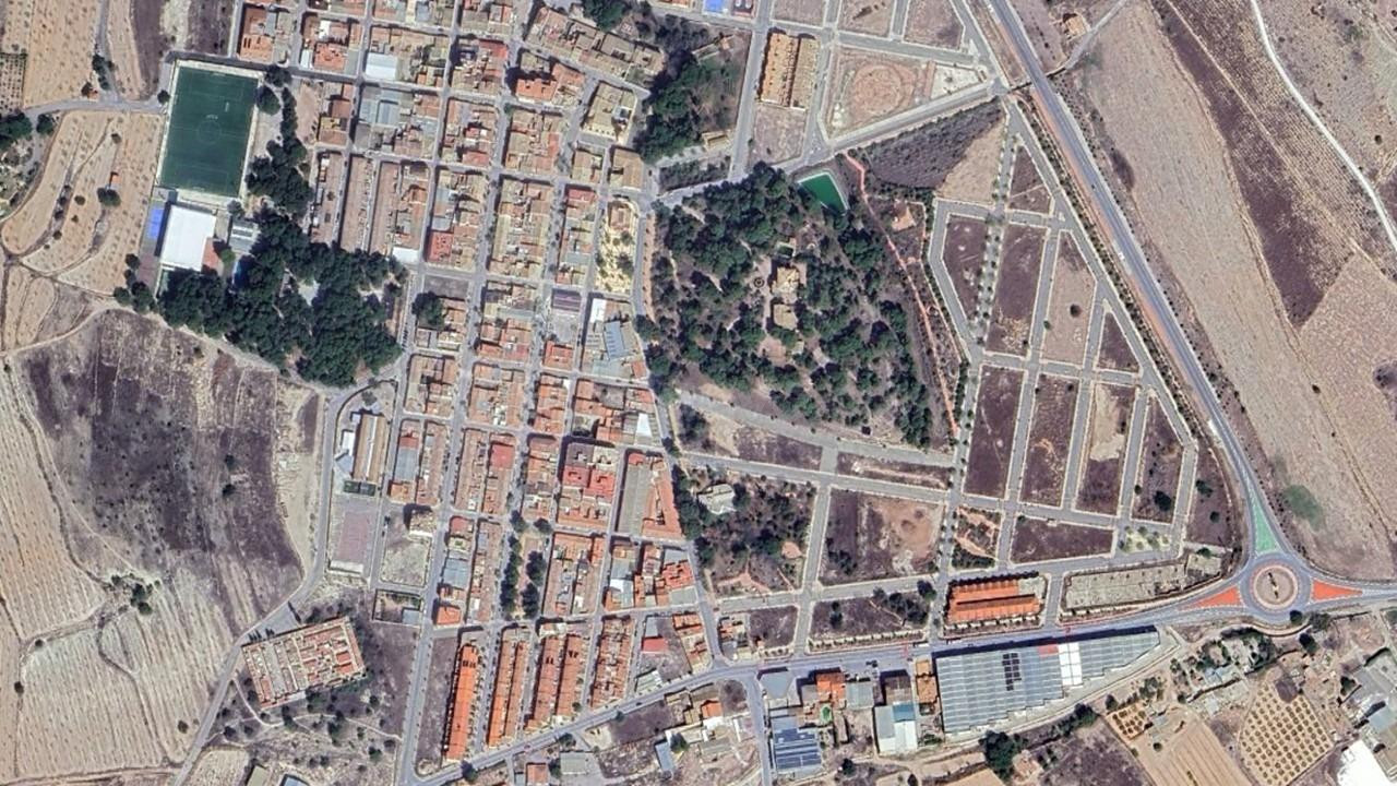 SUELO URBANO EN LA ROMANA. SIN COMISIÓN DE AGENCIA - foto 2