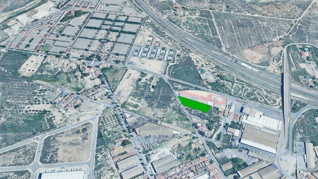 SUELO URBANO DE USO INDISTRIAL EN POLÍGONO INDUSTRIAL CONSOL - foto 2