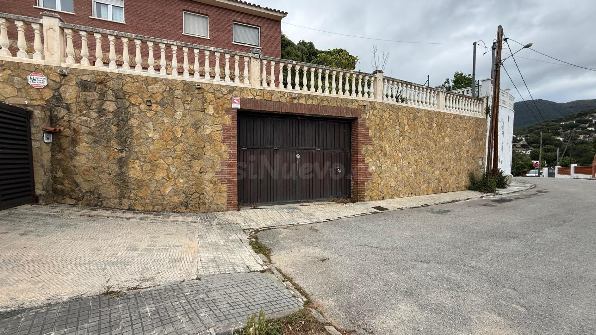 Vivienda unifamiliar en Sant Cebrià de Vallalta para inversi - foto 4