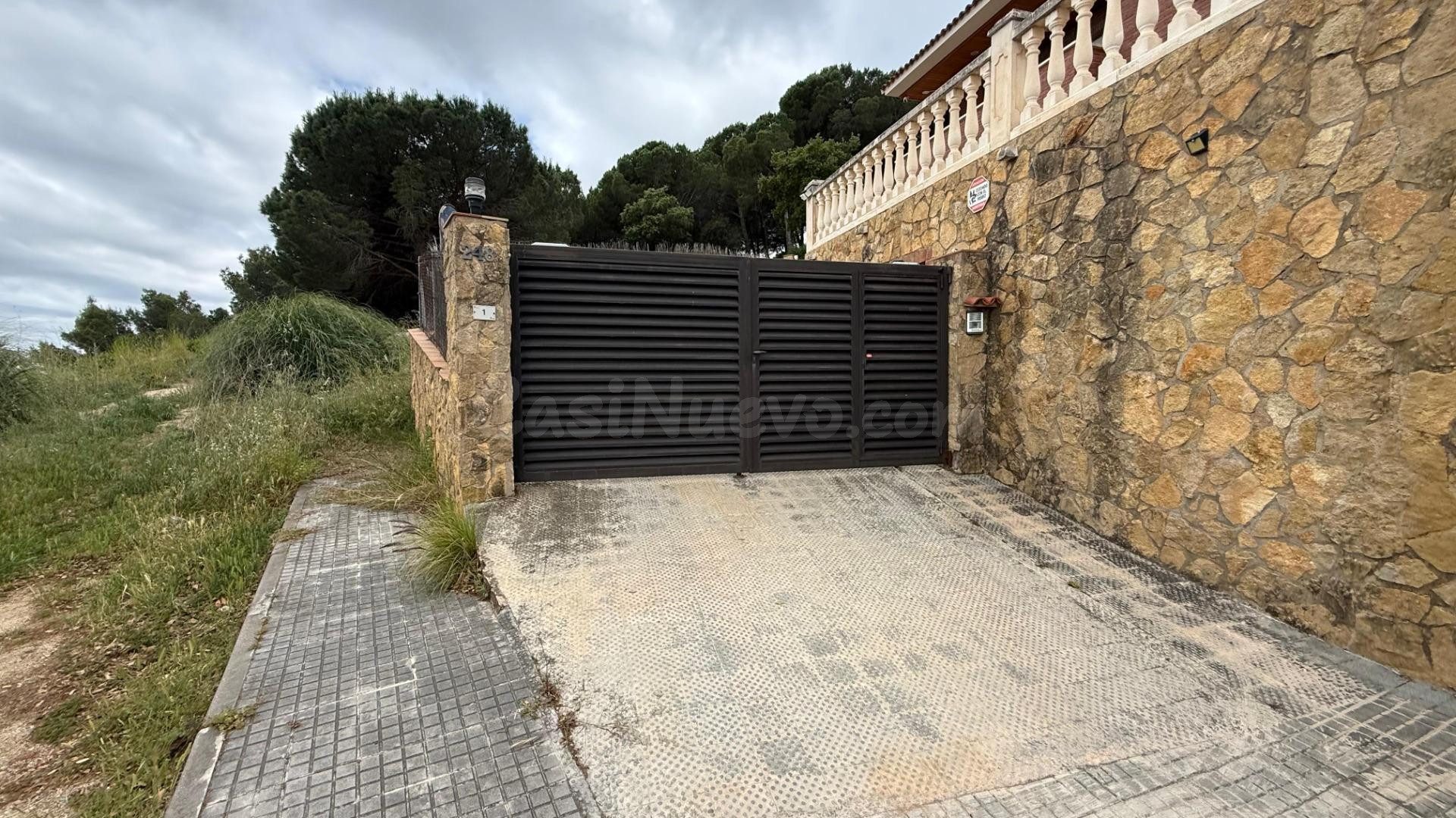 Vivienda unifamiliar en Sant Cebrià de Vallalta para inversi - foto 5