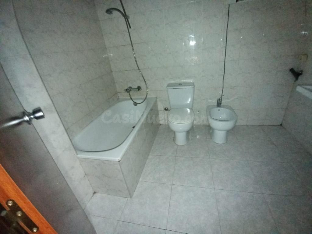 SE VENDE LOCAL COMERCIAL EN RUBI, ZONA SANT JORDI-EL CASTELL - foto 3
