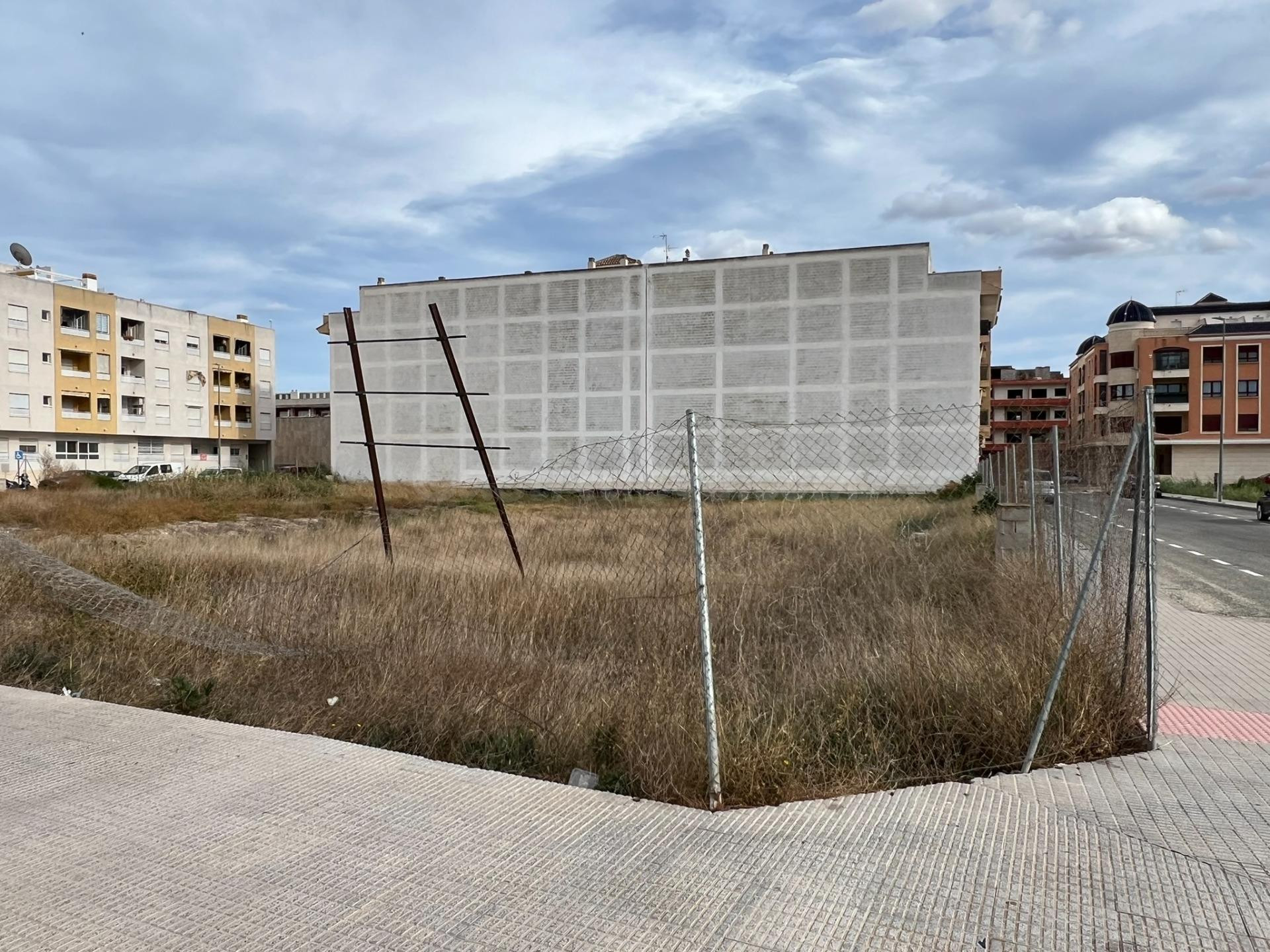 SUELO RESIDENCIAL EN ALMORADÍ. SIN COMISIÓN DE AGENCIA - foto 4