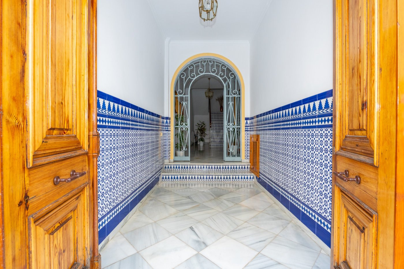 MAGNÍFICA CASA INDEPENDIENTE EN EL CENTRO DE VEJER DE LA FRONTERA