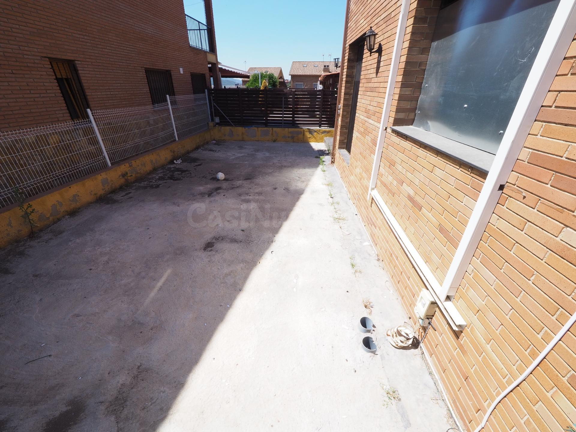 SE VENDE CASA ADOSADA EN MONTMELO - foto 4