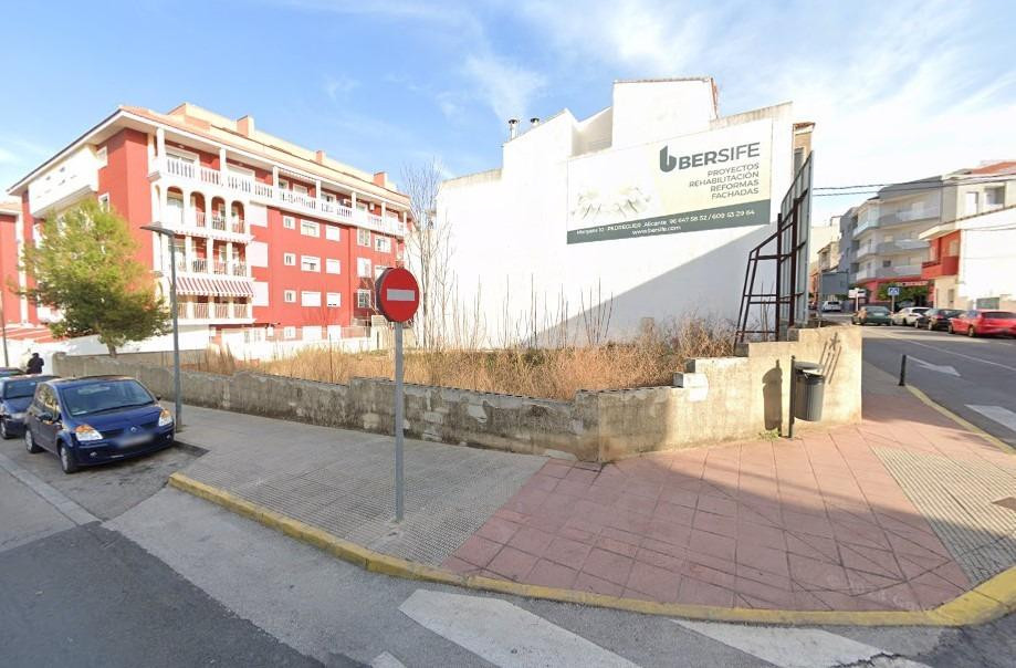 SOLAR DE USO RESIDENCIAL EN PEDREGUER. SIN COMISIÓN DE AGENC - foto 4