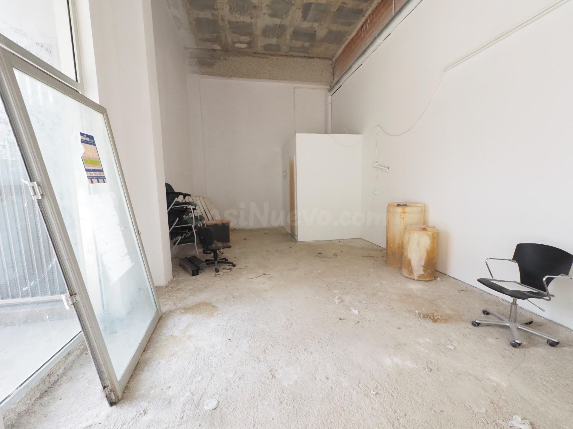 SE VENDE LOCAL COMERCIAL EN TERRASSA, ZONA SEGLE XX - foto 2