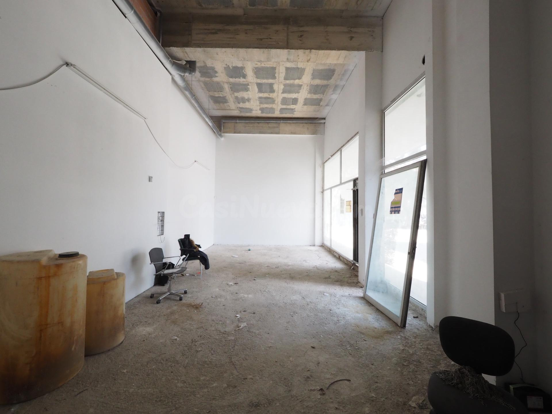 SE VENDE LOCAL COMERCIAL EN TERRASSA, ZONA SEGLE XX - foto 3