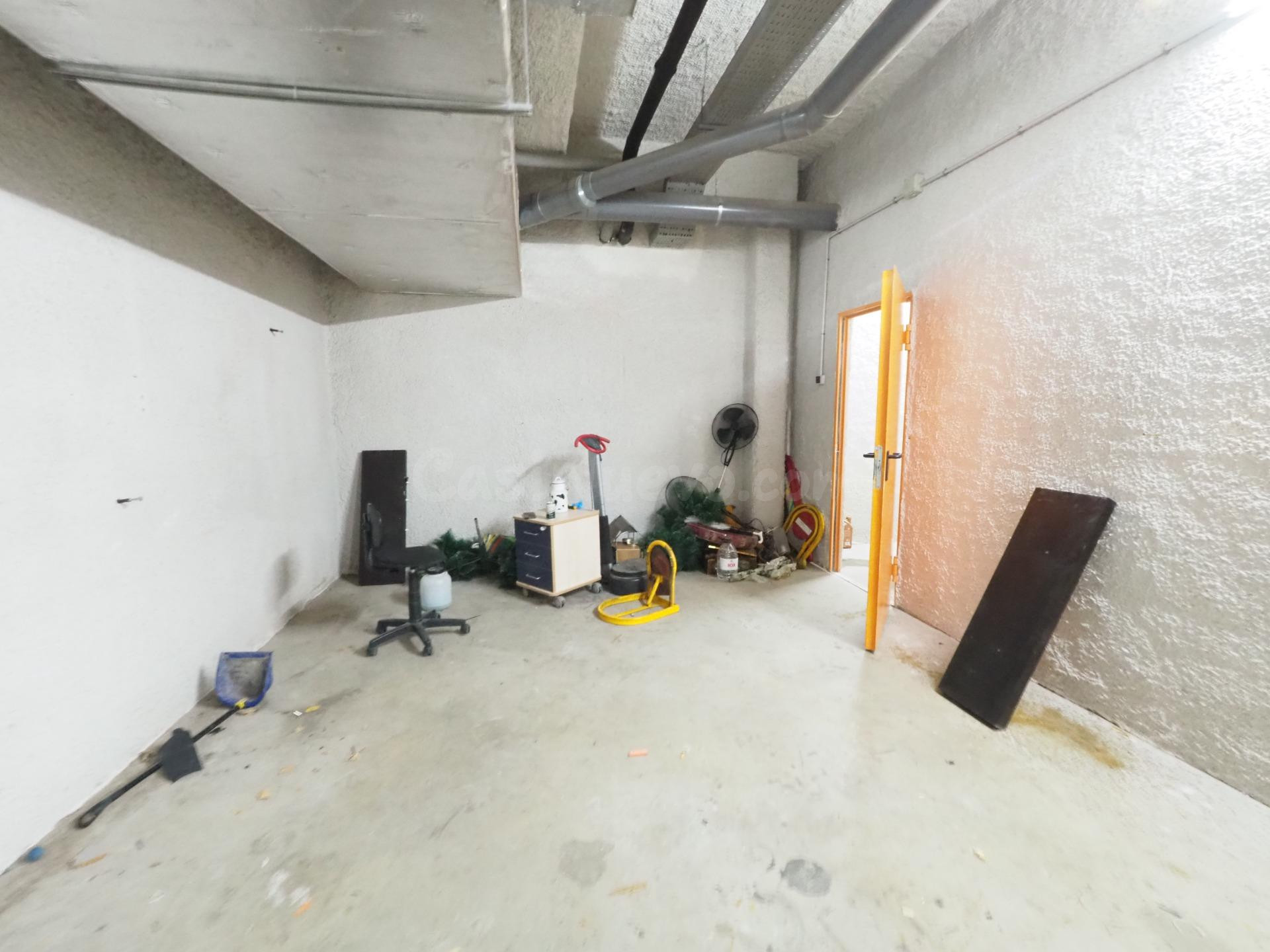 SE VENDE LOCAL COMERCIAL EN TERRASSA, ZONA SEGLE XX - foto 5