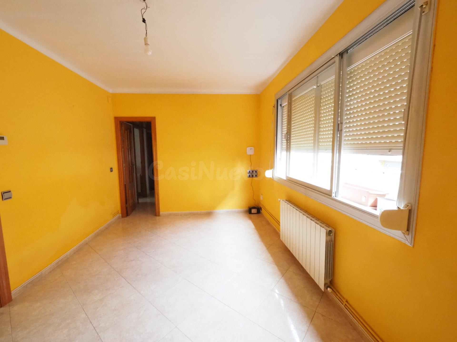 SE VENDE PISO EN BADALONA ZONA LLEFIA - foto 2