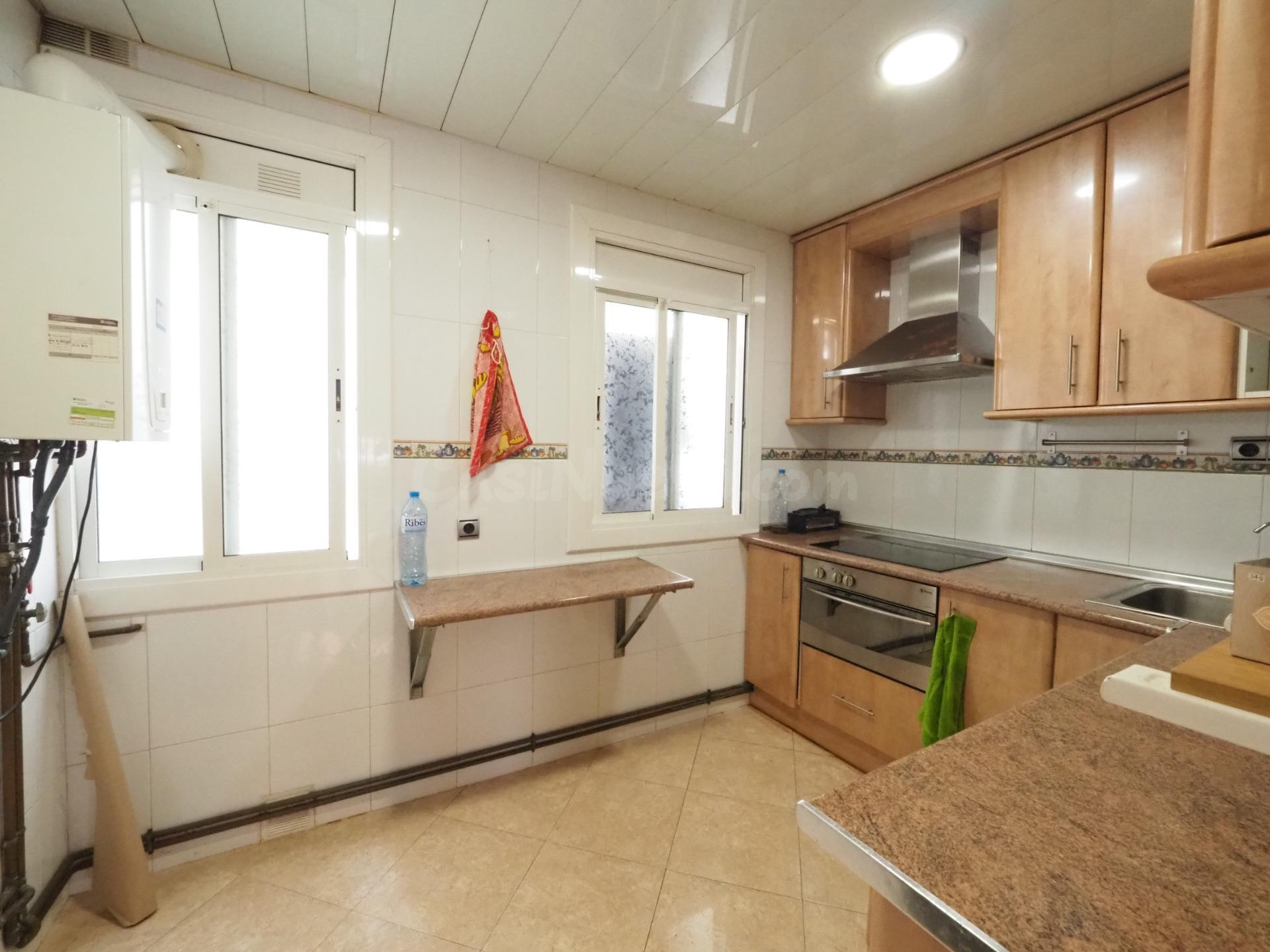 SE VENDE PISO EN BADALONA ZONA LLEFIA - foto 4