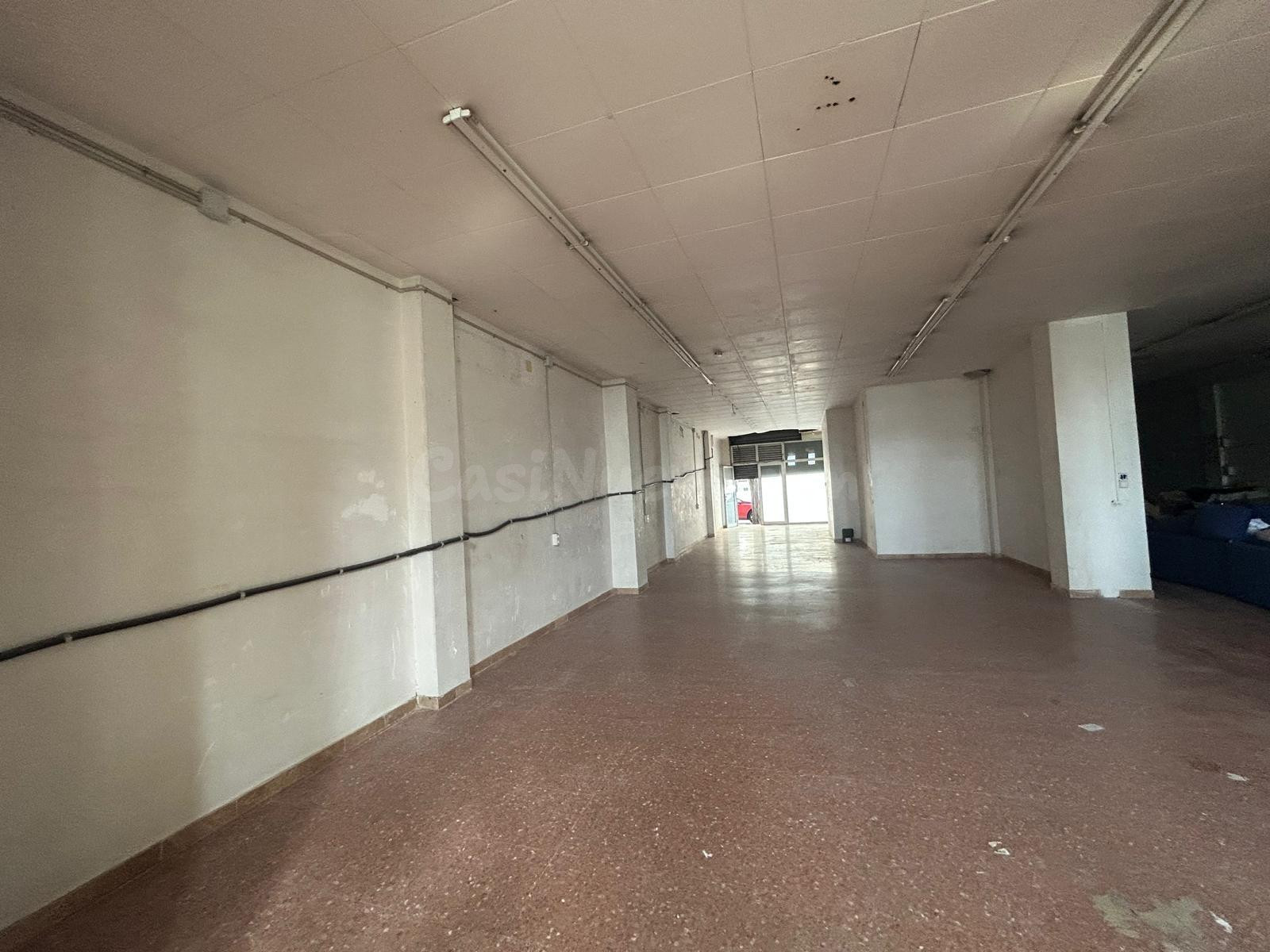 SE VENDE LOCAL COMERCIAL EN BARBERÀ DEL VALLÈS - foto 4