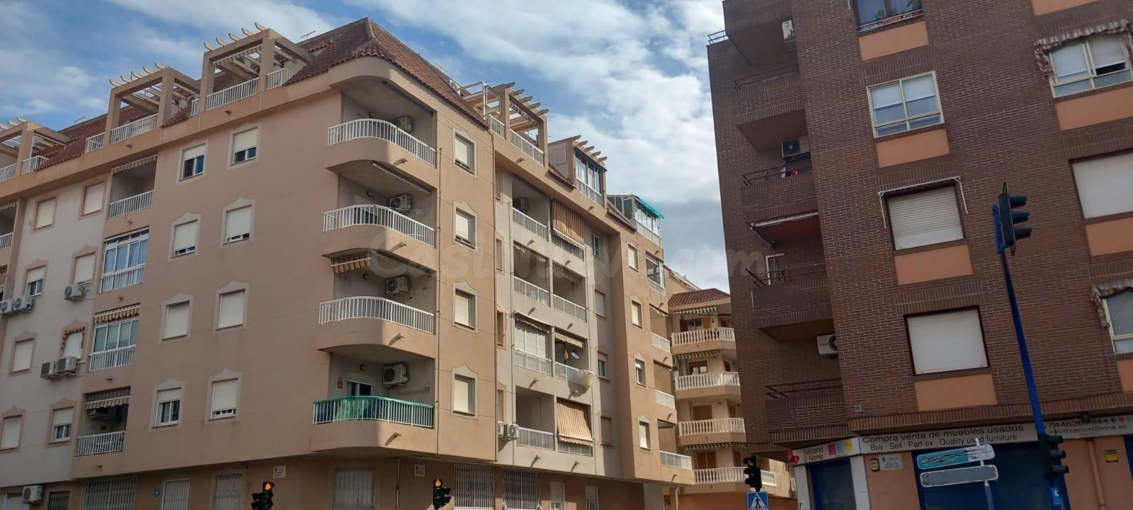 MÁGNIFICO ÁTICO EN TORREVIEJA. ZONA ACEQUIÓN. SIN COMISIÓN DE AGENCIA