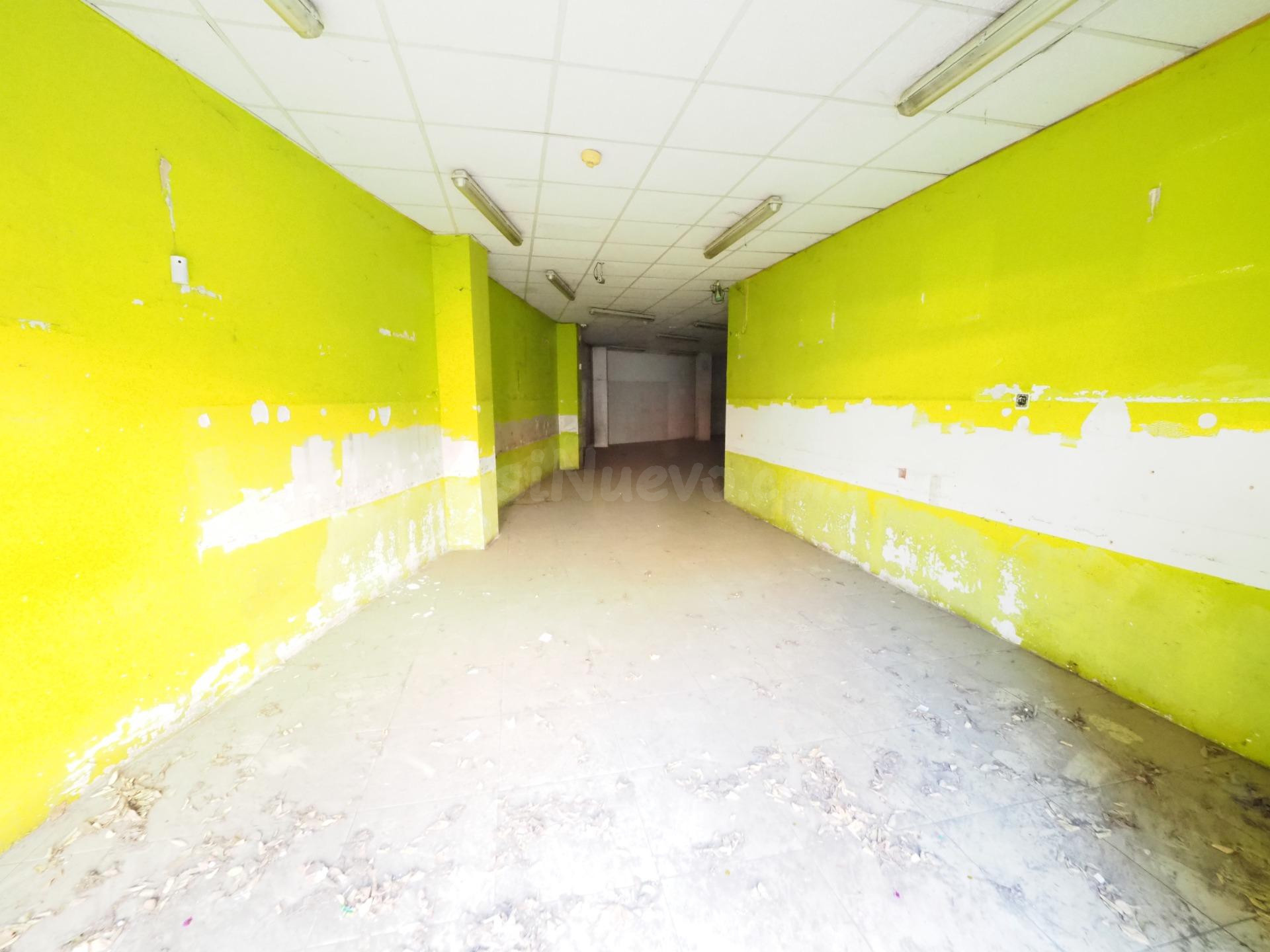 SE VENDE LOCAL COMERCIAL EN MANRESA, ZONA CARRETERA DE VIC - foto 3