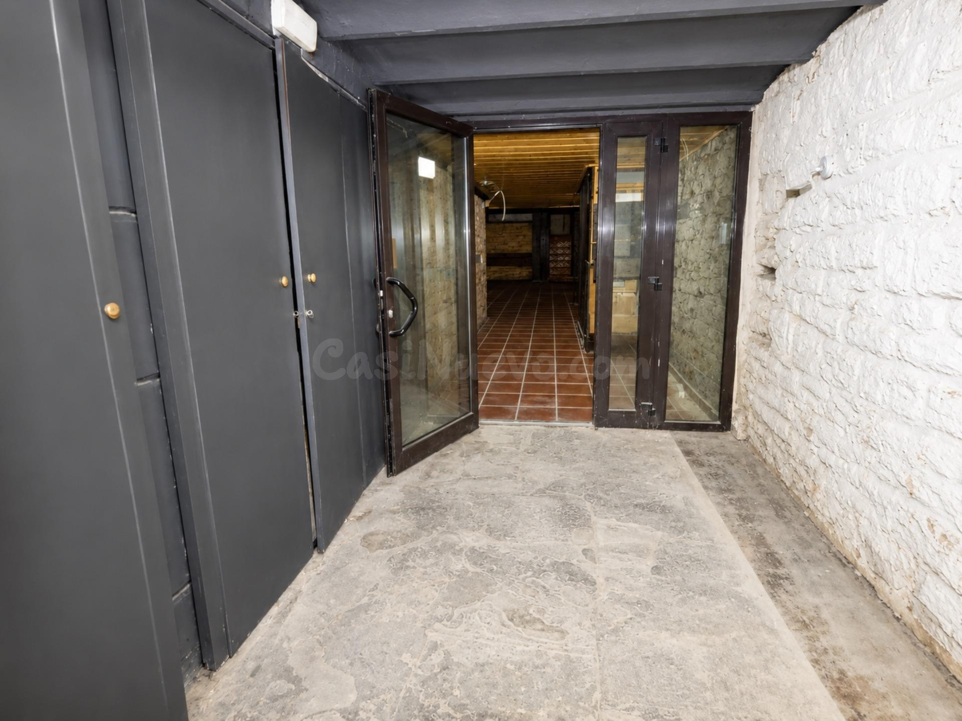 SE VENDE LOCAL COMERCIAL EN MANRESA, ZONA CARRETERA DE VIC