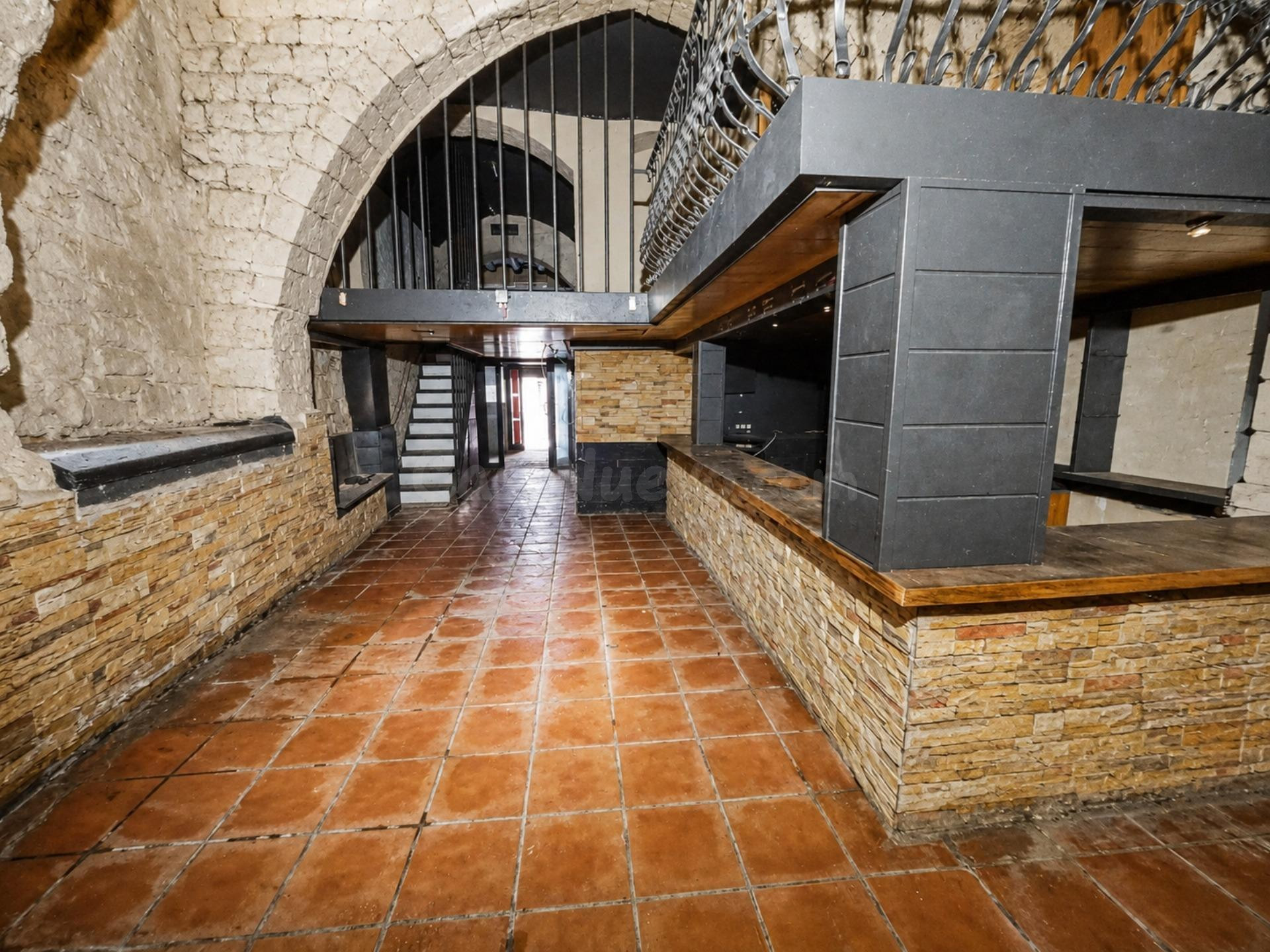 SE VENDE LOCAL COMERCIAL EN MANRESA, ZONA CARRETERA DE VIC - foto 2