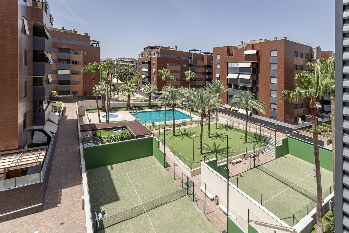 Exclusiva vivienda en Residencial Parque Lagos