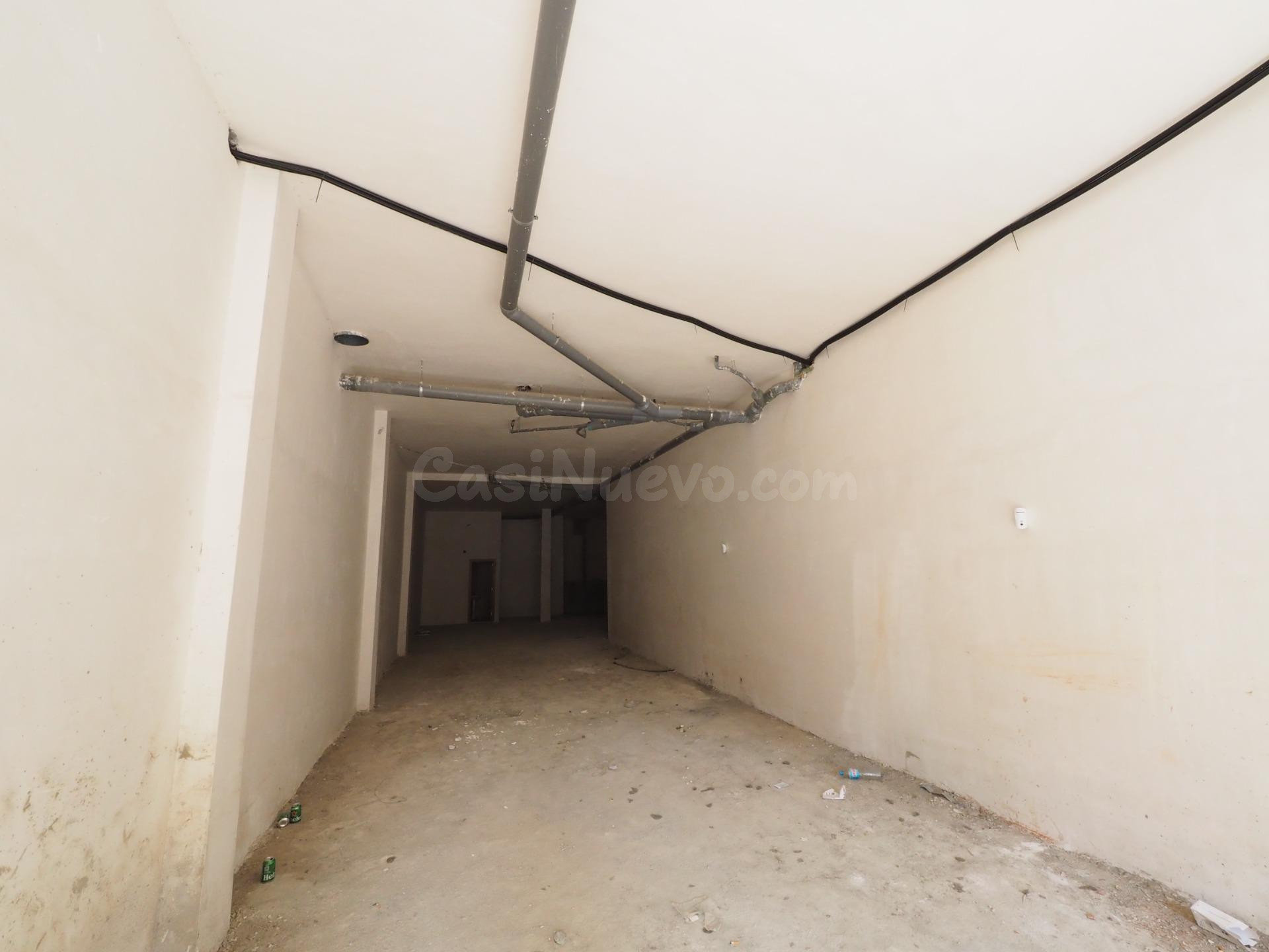 SE VENDE LOCAL COMERCIAL EN TERRASSA, ZONA ESPORTIVA - foto 2