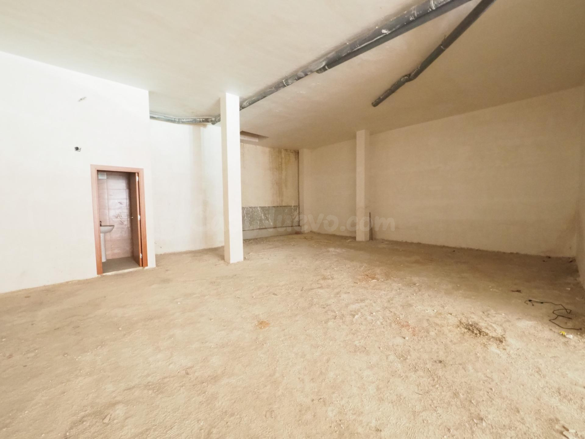 SE VENDE LOCAL COMERCIAL EN TERRASSA, ZONA ESPORTIVA - foto 3