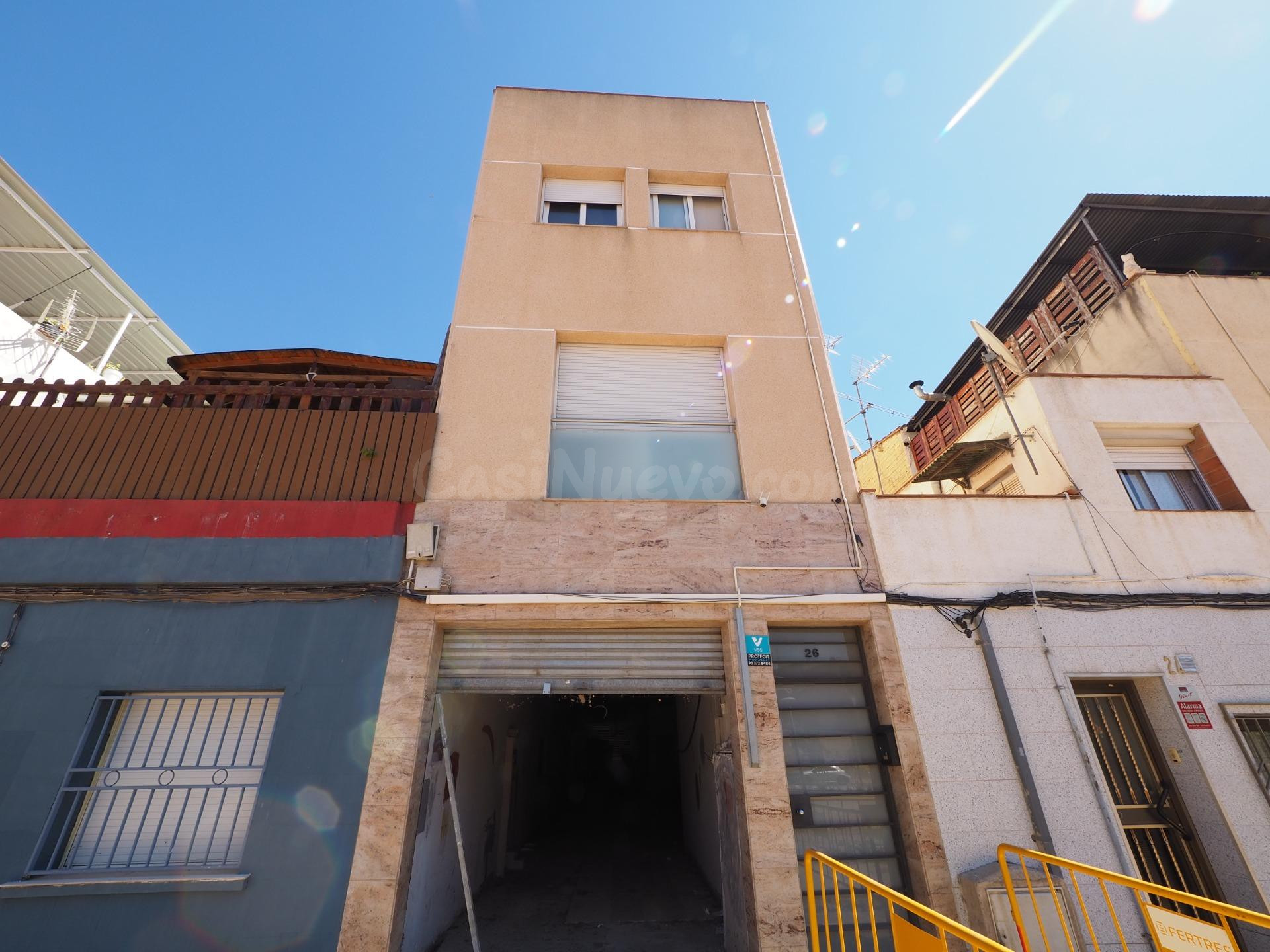 SE VENDE LOCAL COMERCIAL EN SABADELL