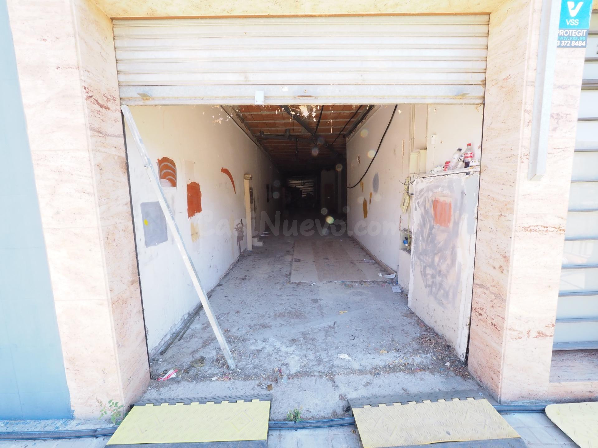 SE VENDE LOCAL COMERCIAL EN SABADELL - foto 2