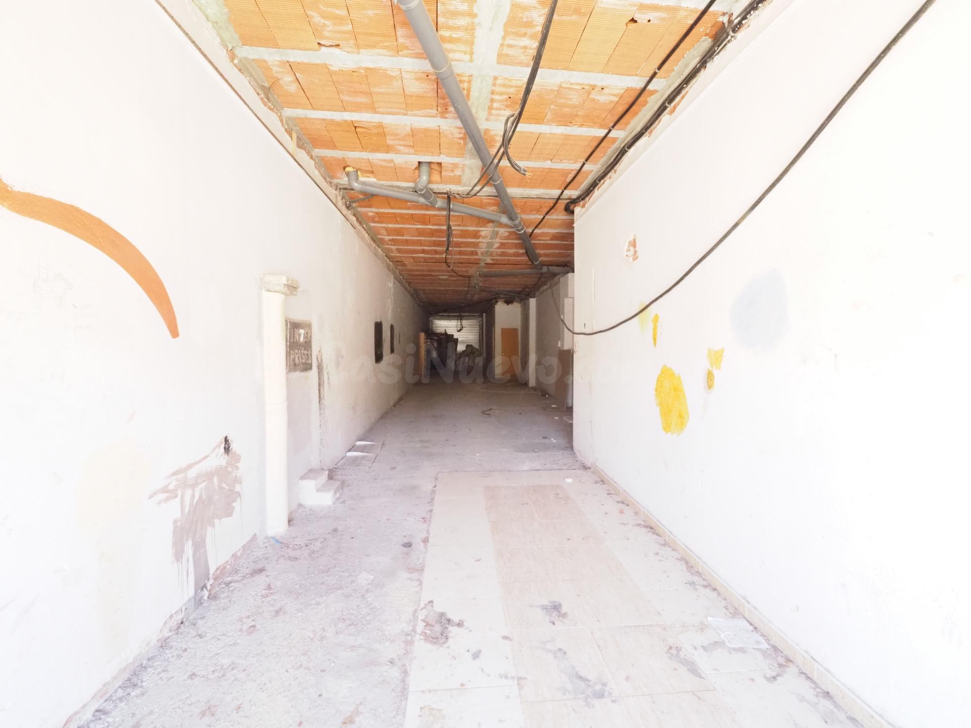 SE VENDE LOCAL COMERCIAL EN SABADELL - foto 3