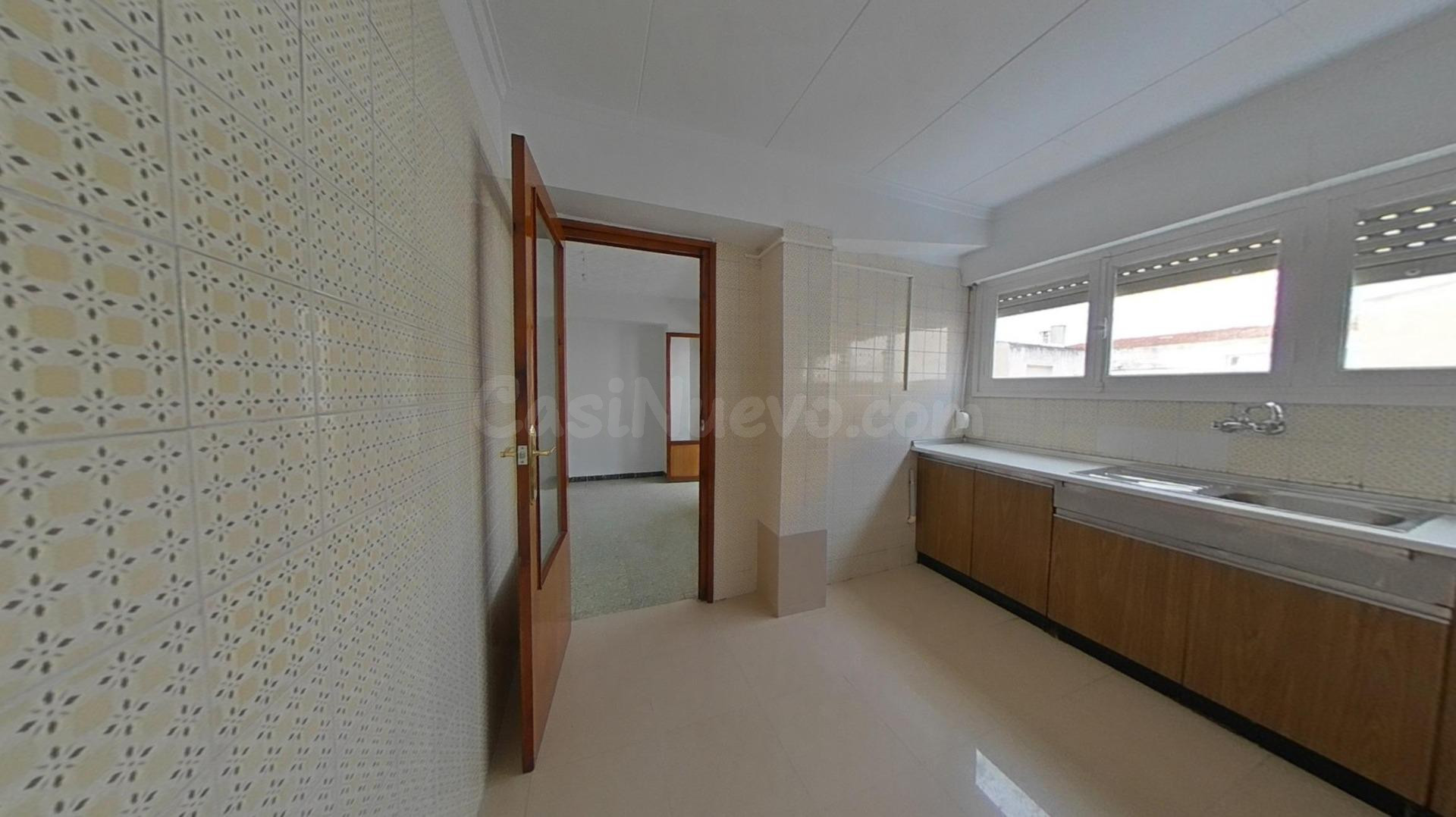 AMPLIA VIVIENDA EN ELDA ZONA AVDA. DE LAS OLIMPIADAS. SIN CO - foto 3