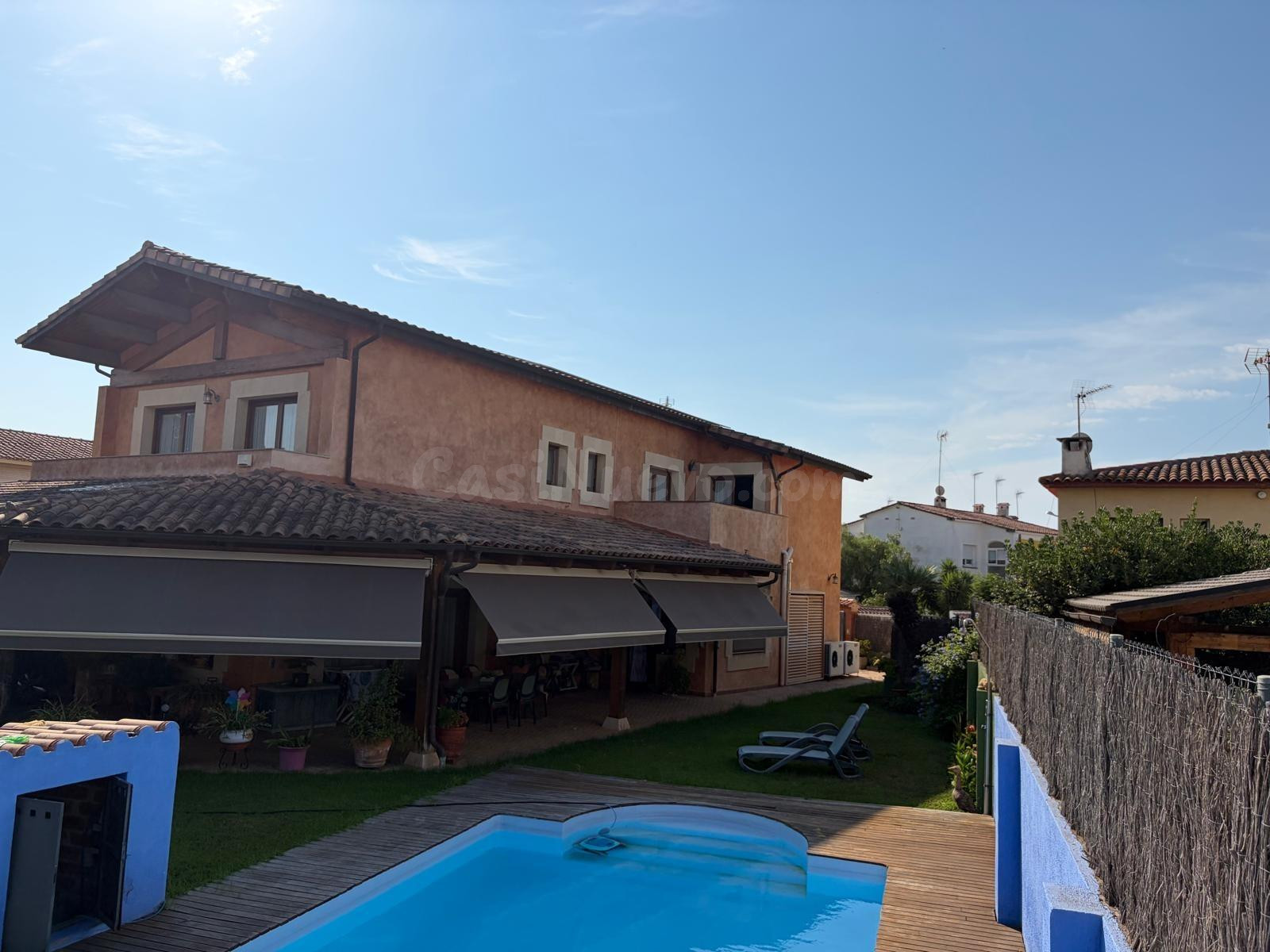Inversión inmobiliaria Torredembarra: finca con piscina y ga - foto 4