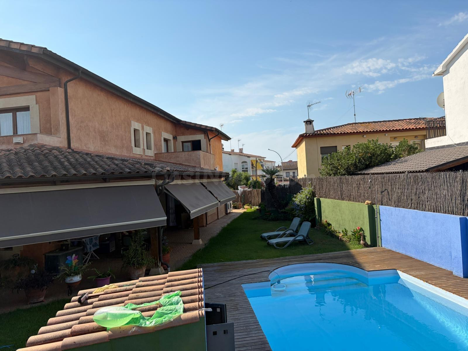 Inversión inmobiliaria Torredembarra: finca con piscina y ga - foto 5