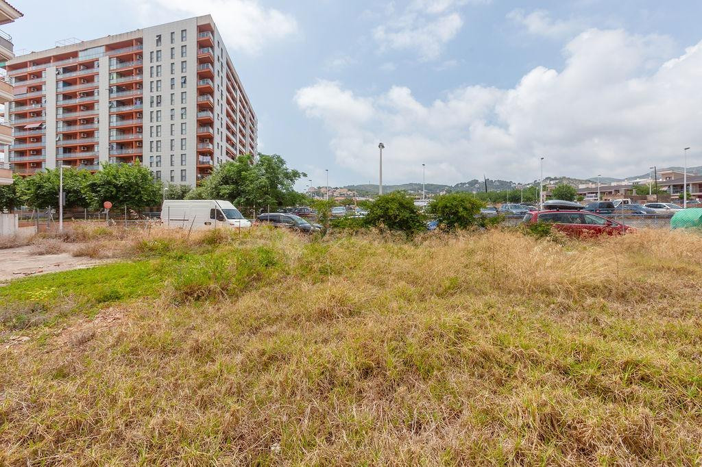 SUELO URBANO RESIDENCIAL PRÓXIMO A LA PLAYA. SIN COMISIÓN DE AGENCIA