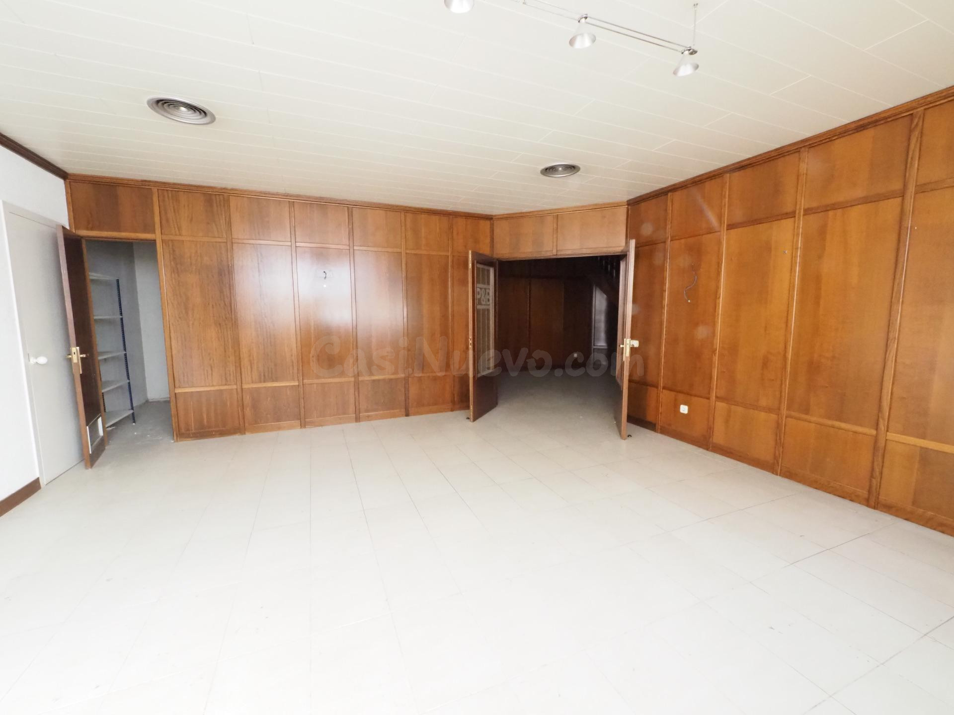 SE VENDE LOCAL COMERCIAL EN MANRESA - foto 2