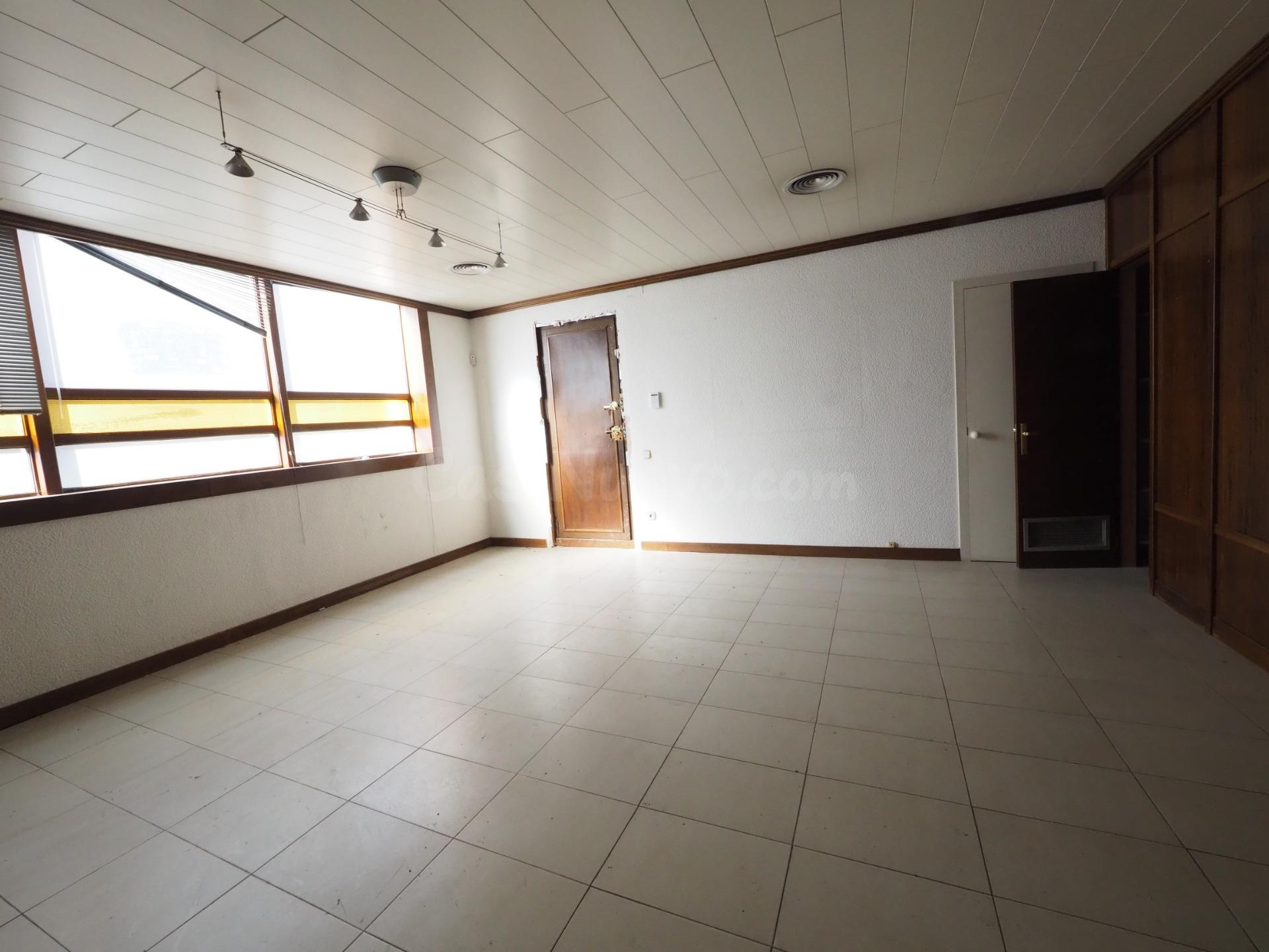 SE VENDE LOCAL COMERCIAL EN MANRESA - foto 3