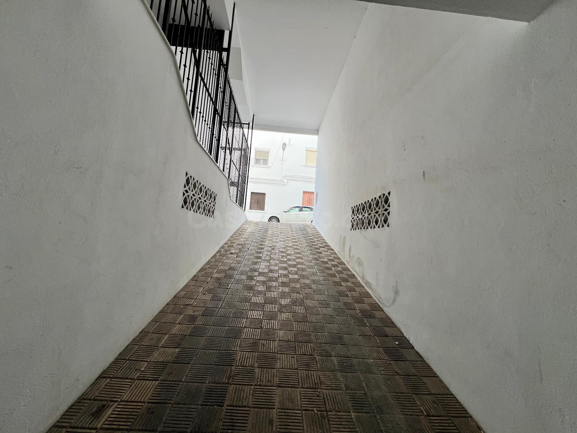 PLAZA DE GARAJE EN SAN MIGUEL - foto 2