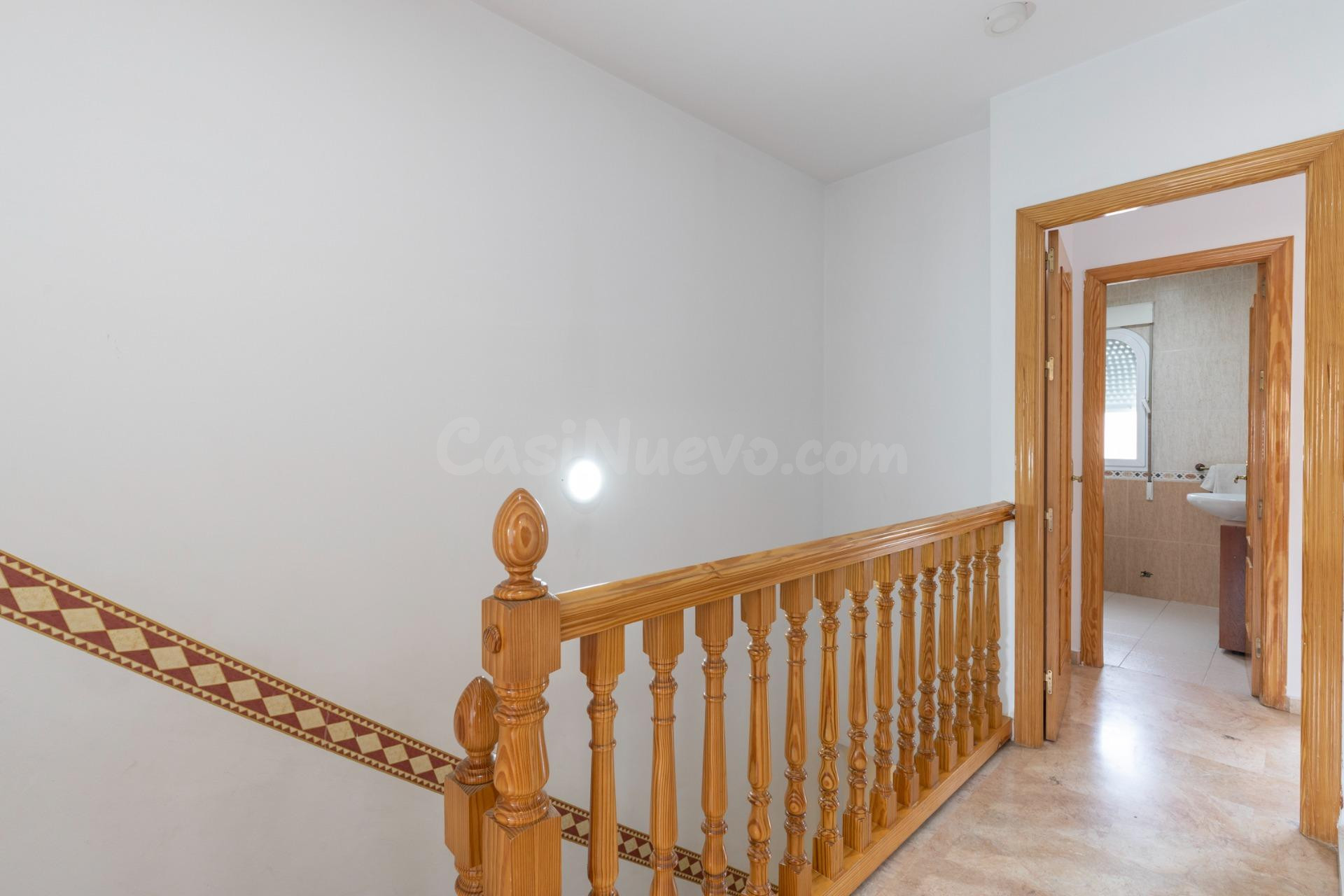 Casa adosada en la entrada de Ogijares - foto 5
