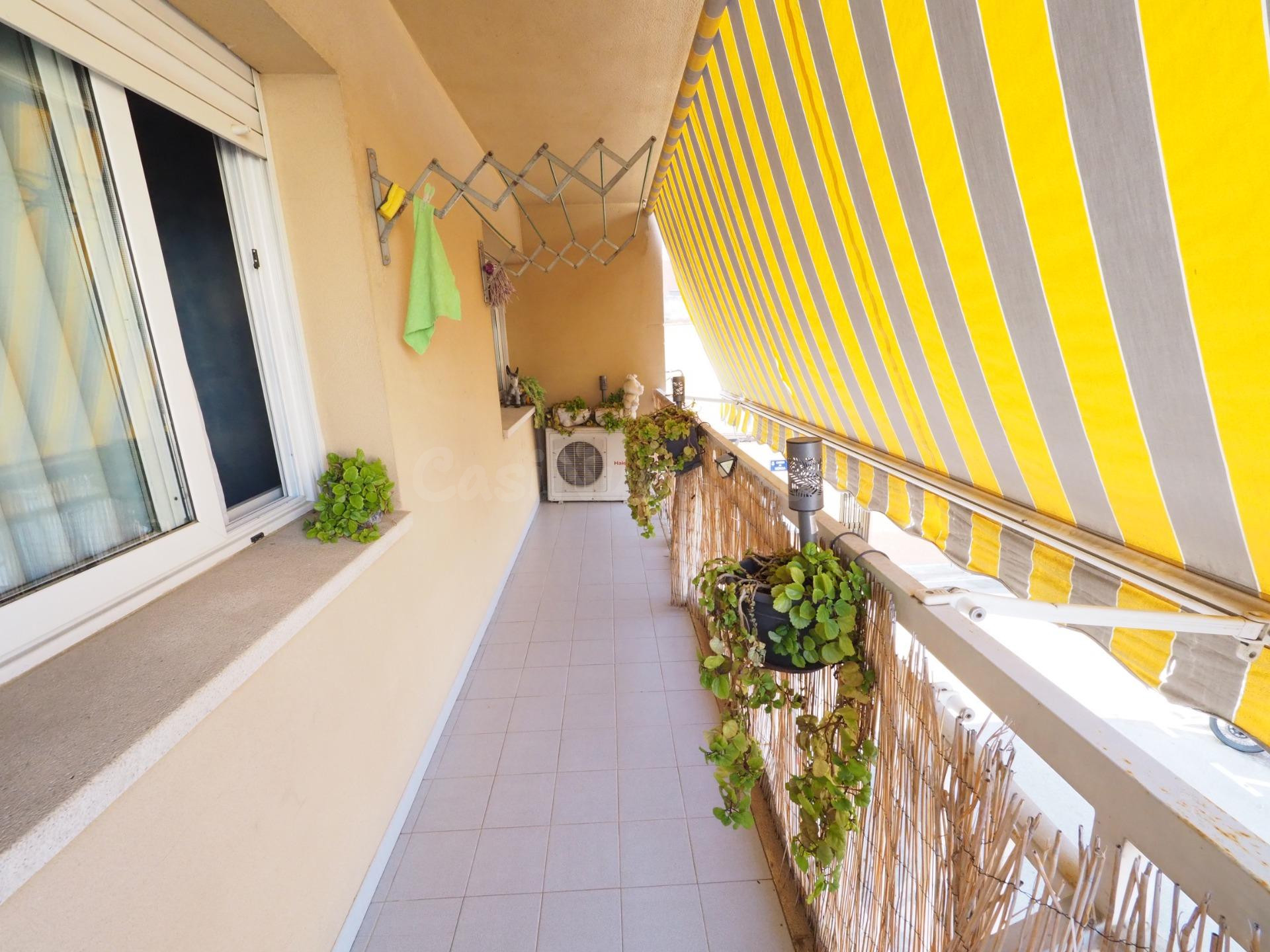SE VENDE PISO EN TERRASSA, ZONA TORRE-SANA