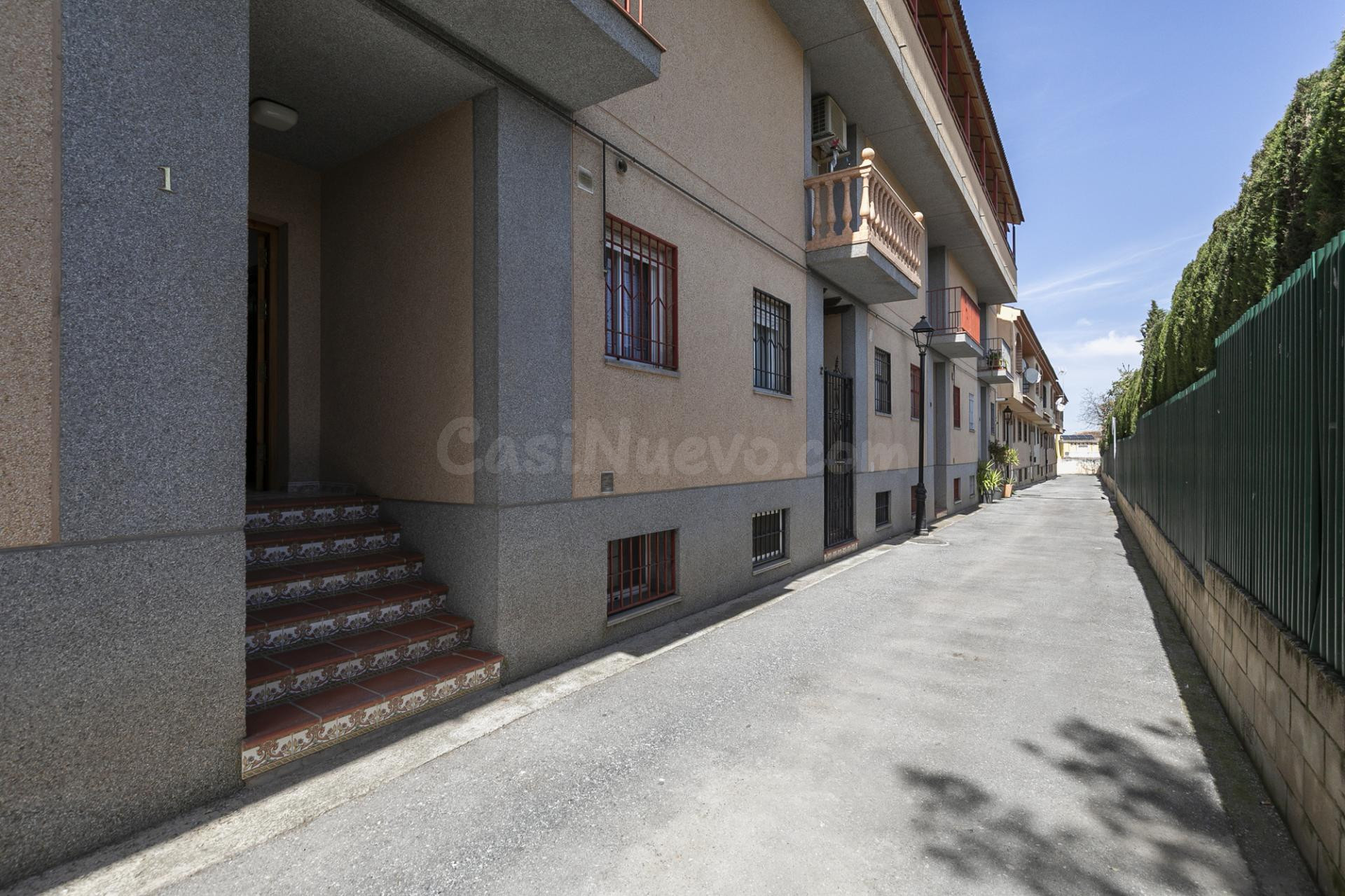 DÚPLEX EN VENTA EN OGIJARES – AMPLITUD, COMODIDAD Y ESPACIOS - foto 2