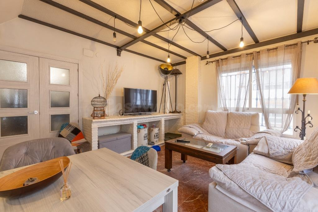 En venta casa adosada con garaje en residencial con piscina  - foto 3