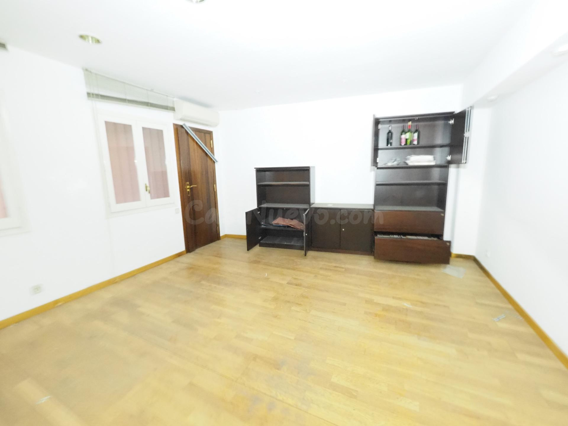 SE VENDE LOCAL COMERCIAL EN MANRESA - foto 4