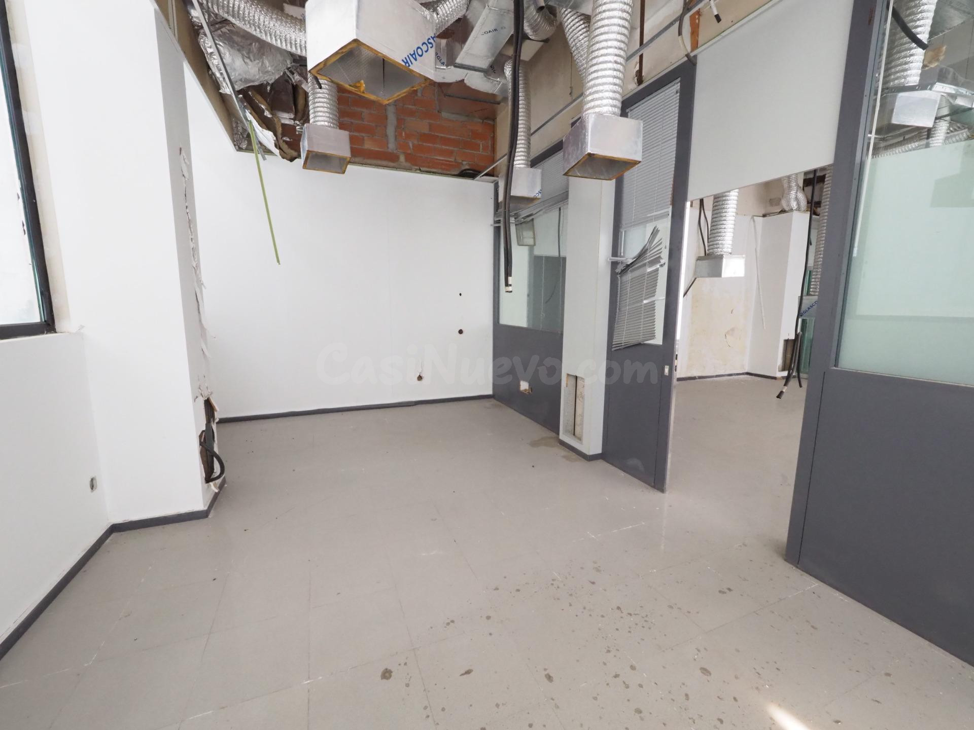 SE VENDE LOCAL COMERCIAL EN TERRASSA, ZONA ESPORTIVA - foto 5