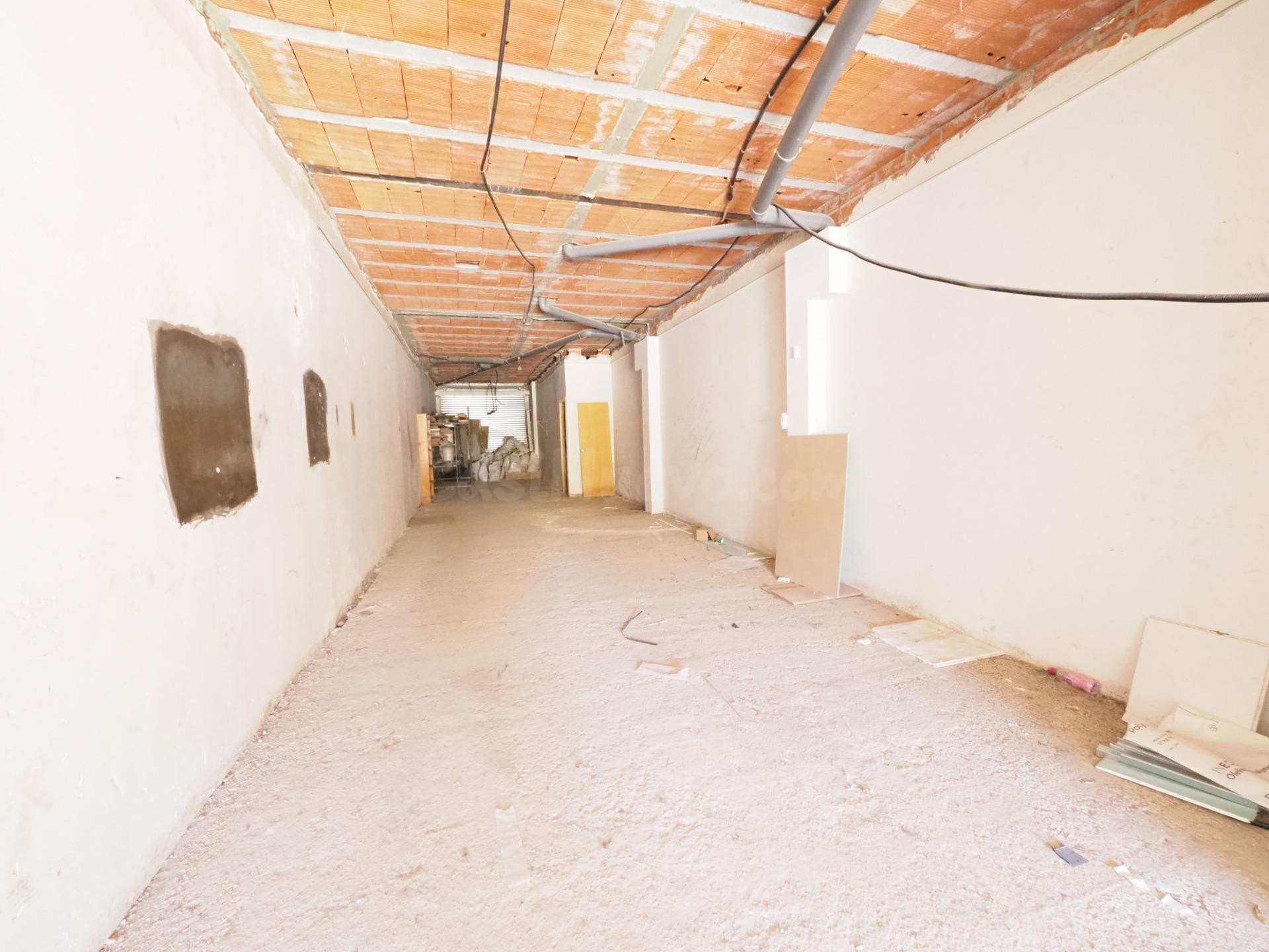 SE VENDE LOCAL COMERCIAL EN SABADELL - foto 2