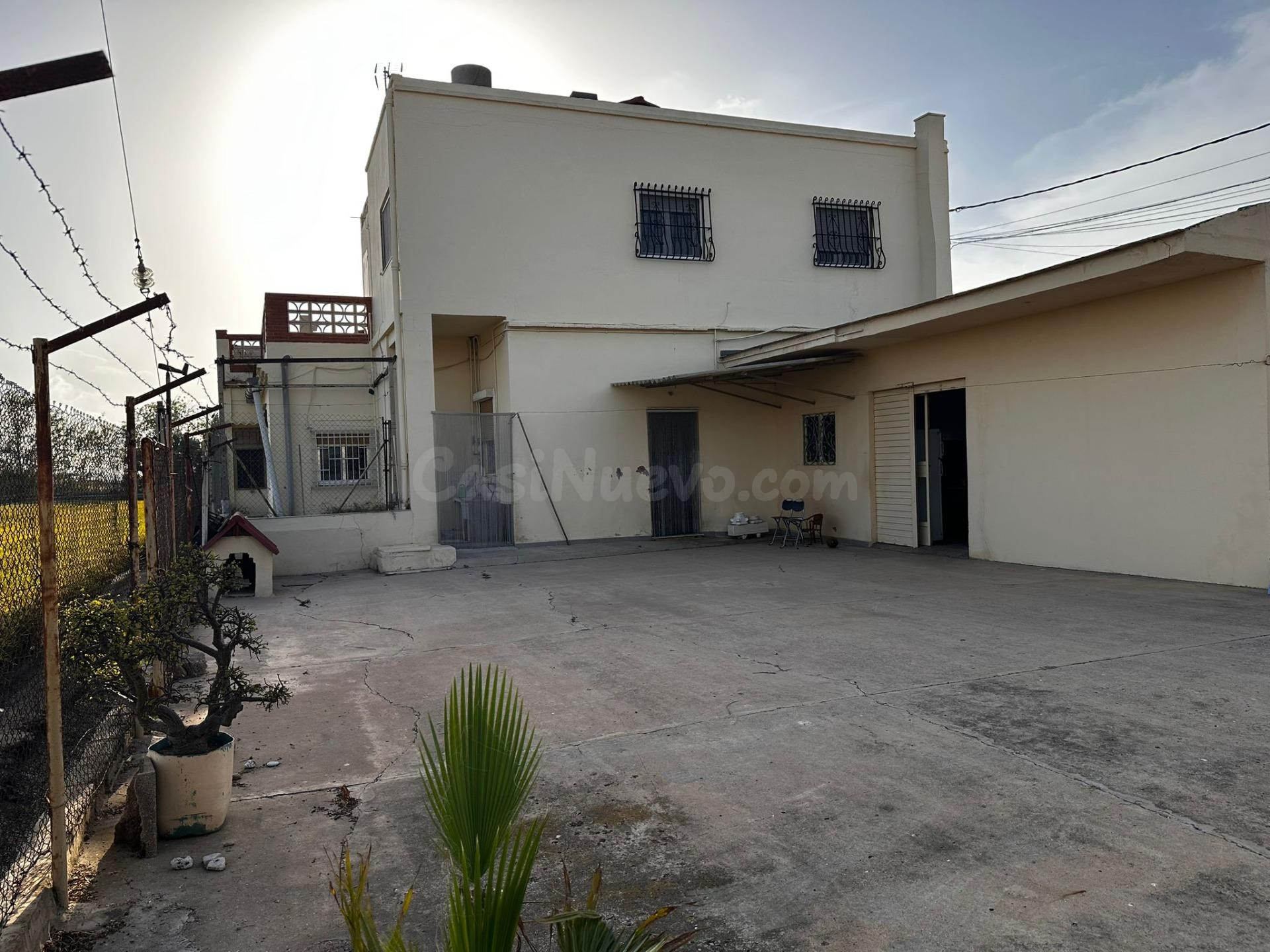MAGNIFICA CASA CON DOS VIVENDAS EN PINEDO A 300MTS DEL MAR - foto 2