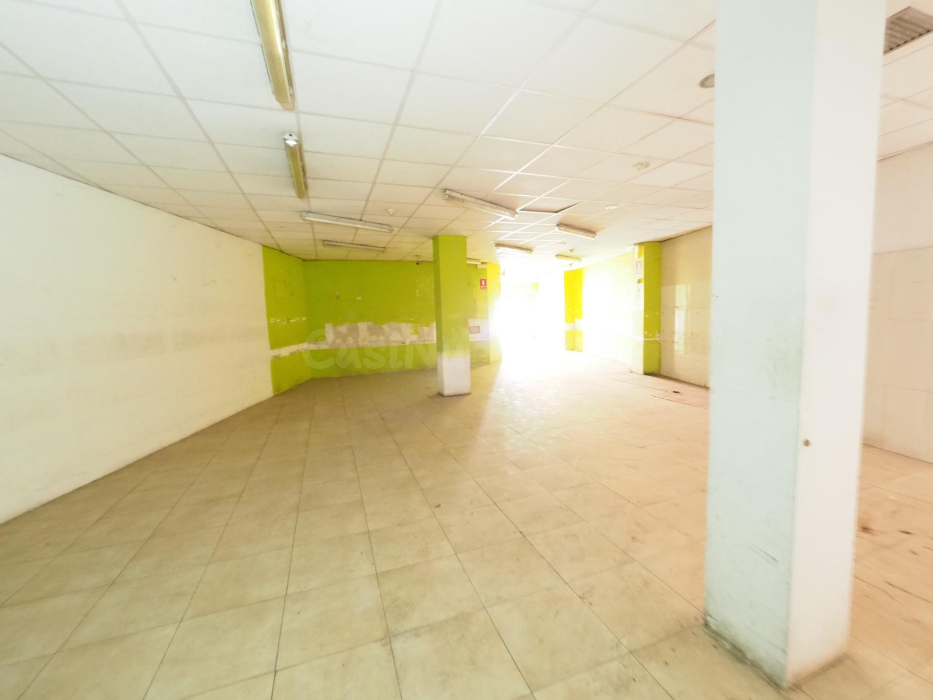 SE VENDE LOCAL COMERCIAL EN MANRESA, ZONA CARRETERA DE VIC - foto 4