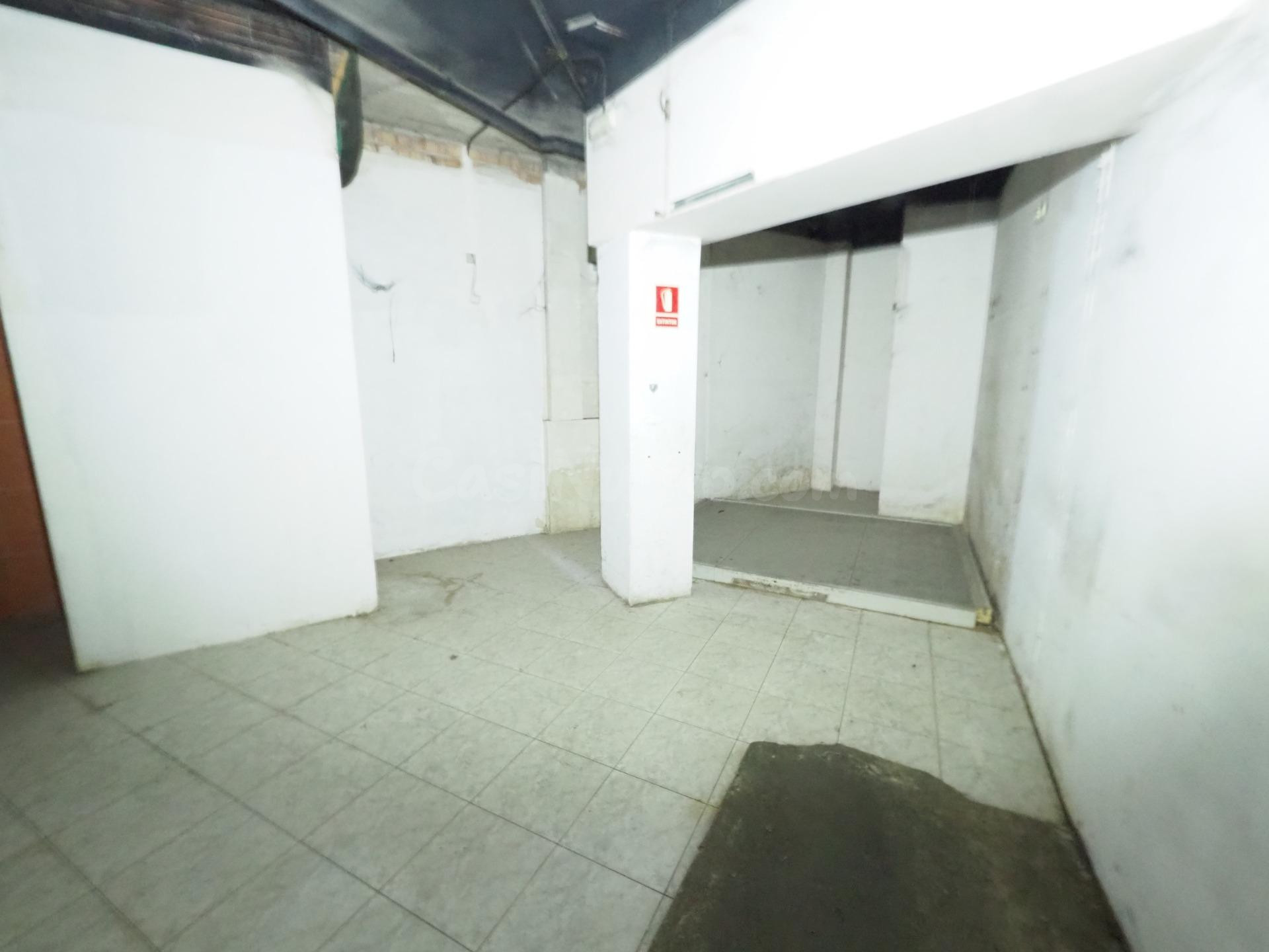 SE VENDE LOCAL COMERCIAL EN MANRESA, ZONA CARRETERA DE VIC - foto 5