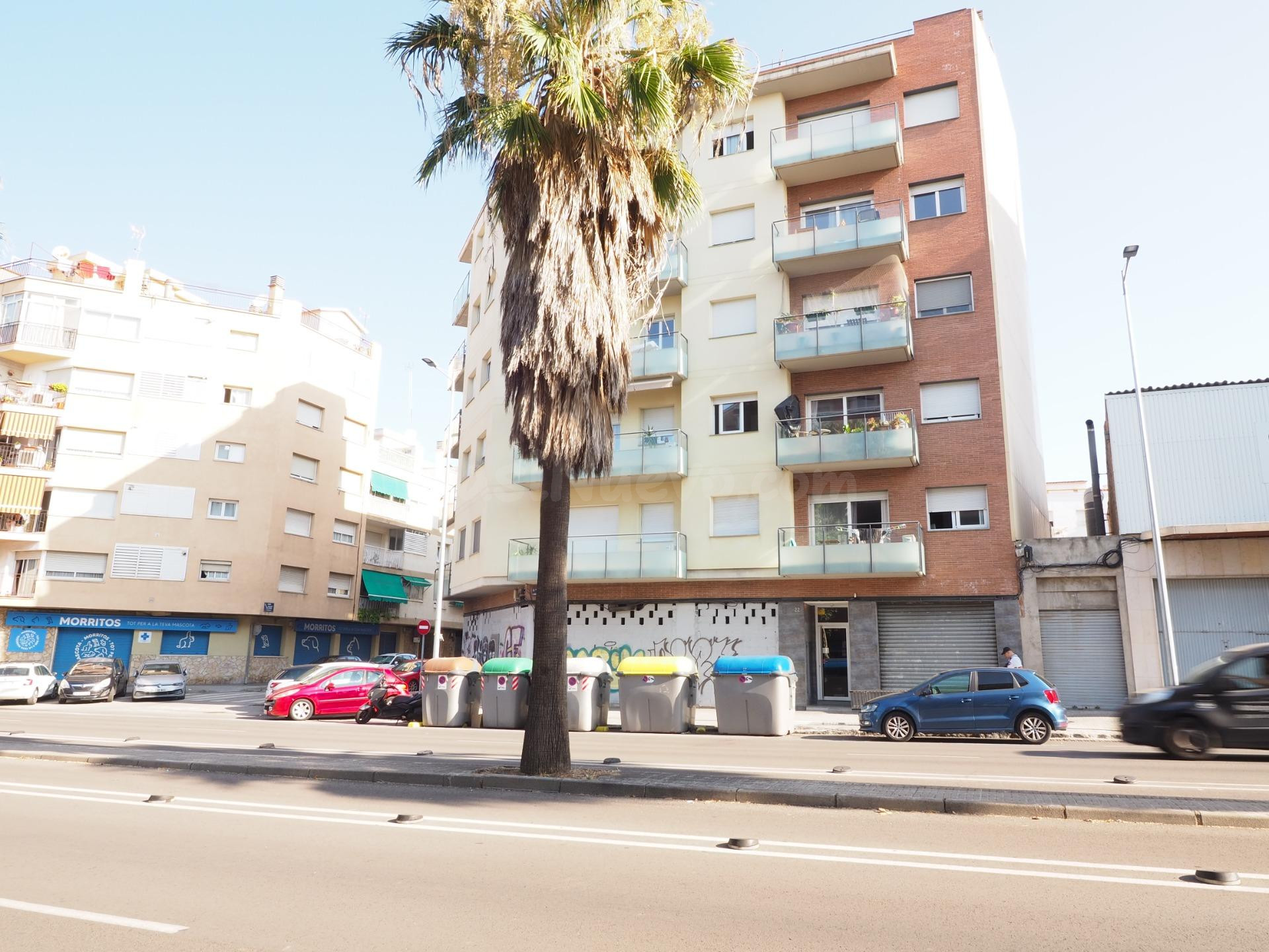SE VENDE LOCAL COMERCIAL EN TERRASSA, ZONA ESPORTIVA