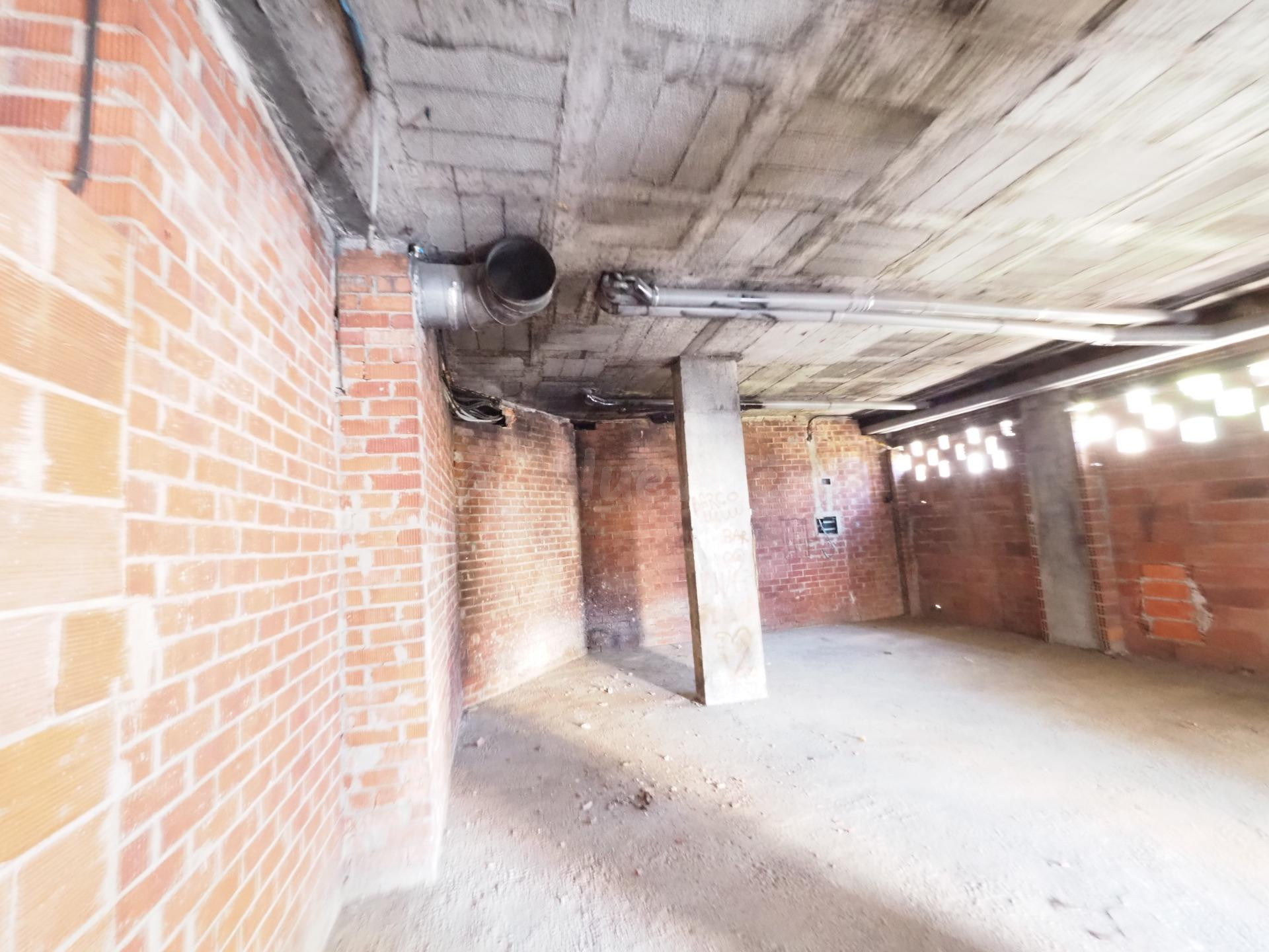 SE VENDE LOCAL COMERCIAL EN TERRASSA, ZONA ESPORTIVA - foto 3