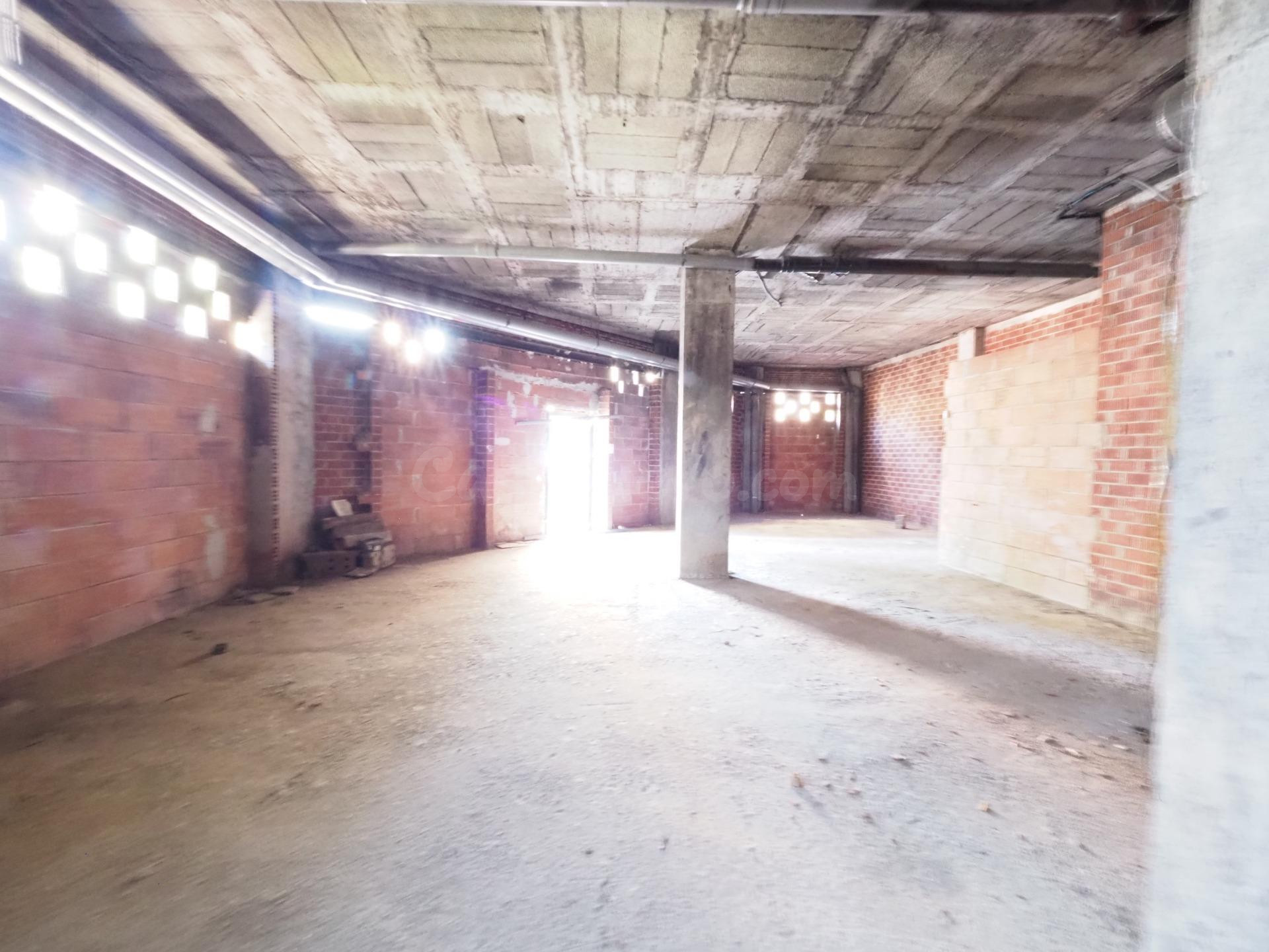 SE VENDE LOCAL COMERCIAL EN TERRASSA, ZONA ESPORTIVA - foto 4