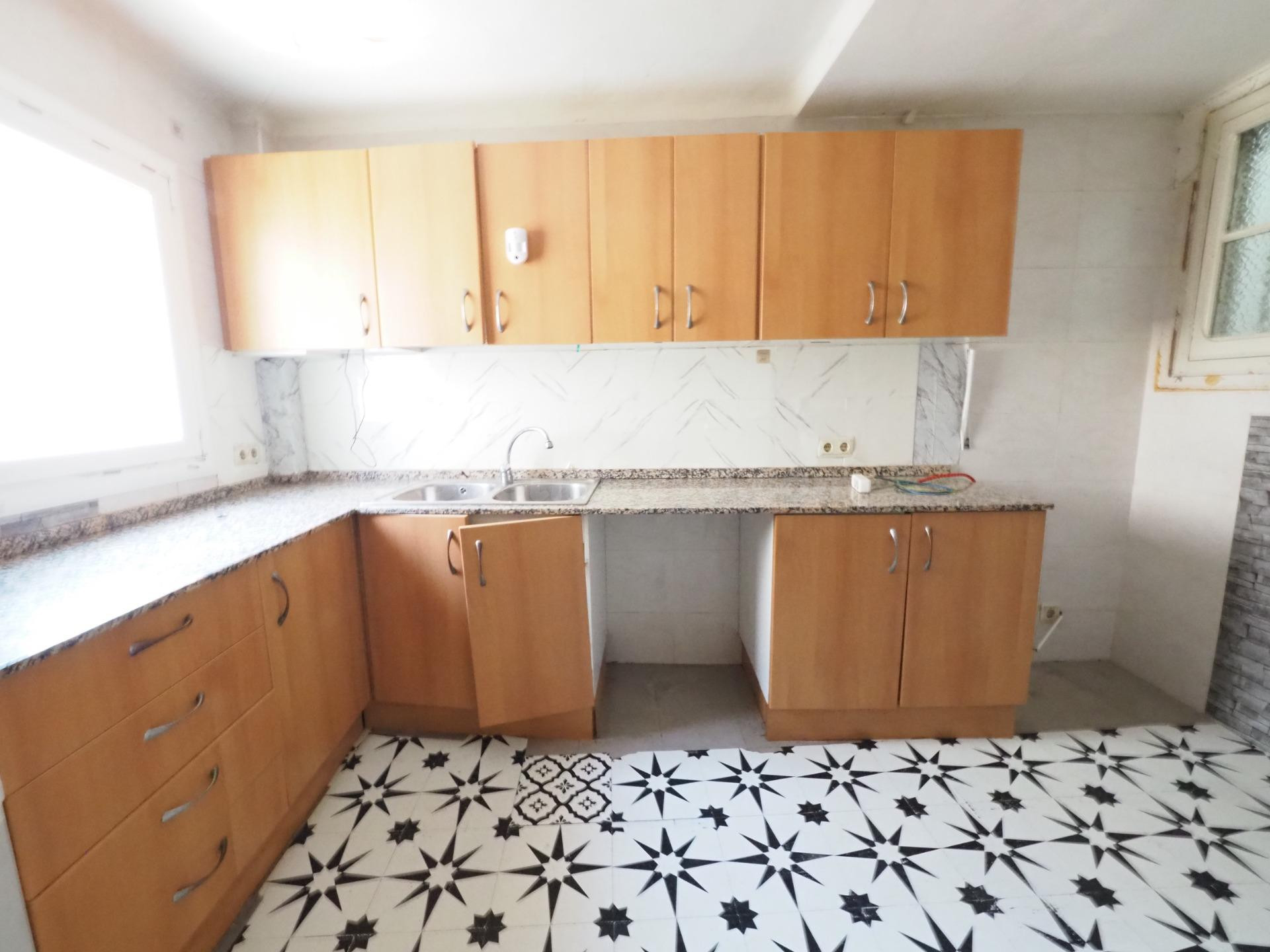 SE VENDE PISO EN IGUALADA, ZONA CENTRO - foto 3