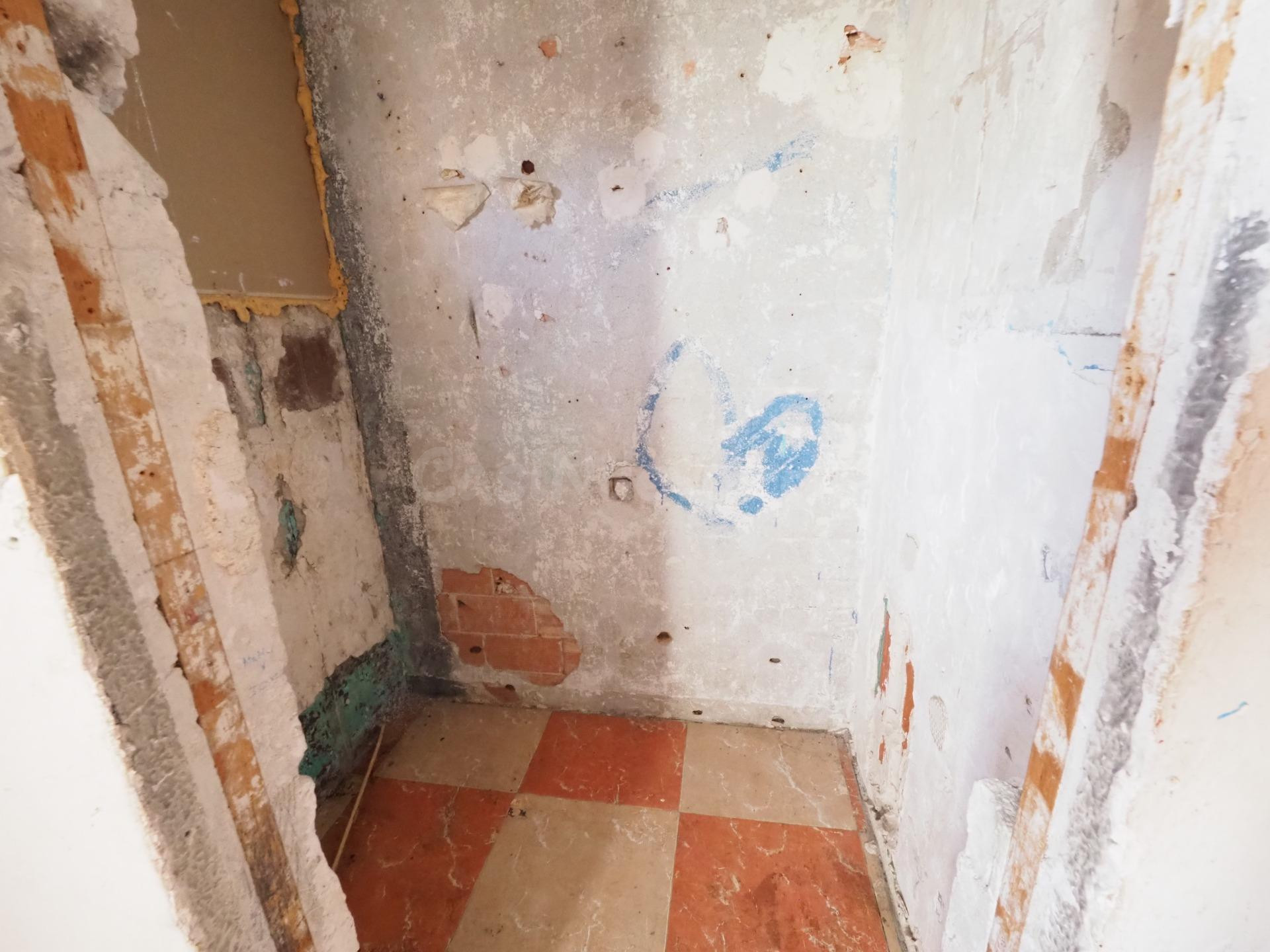 SE VENDE PISO EN BARCELONA, ZONA EL BESOS - foto 3