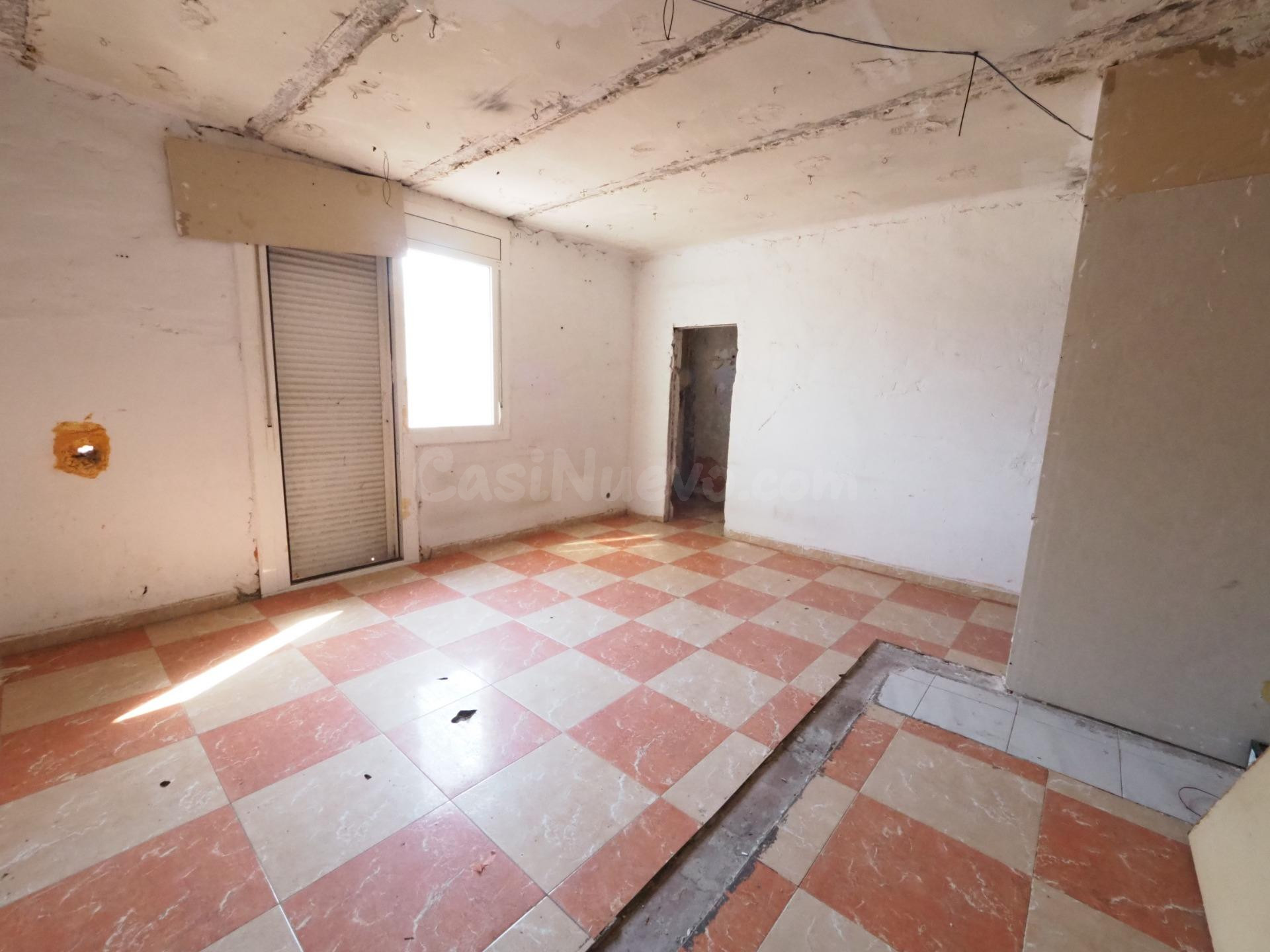 SE VENDE PISO EN BARCELONA, ZONA EL BESOS - foto 4